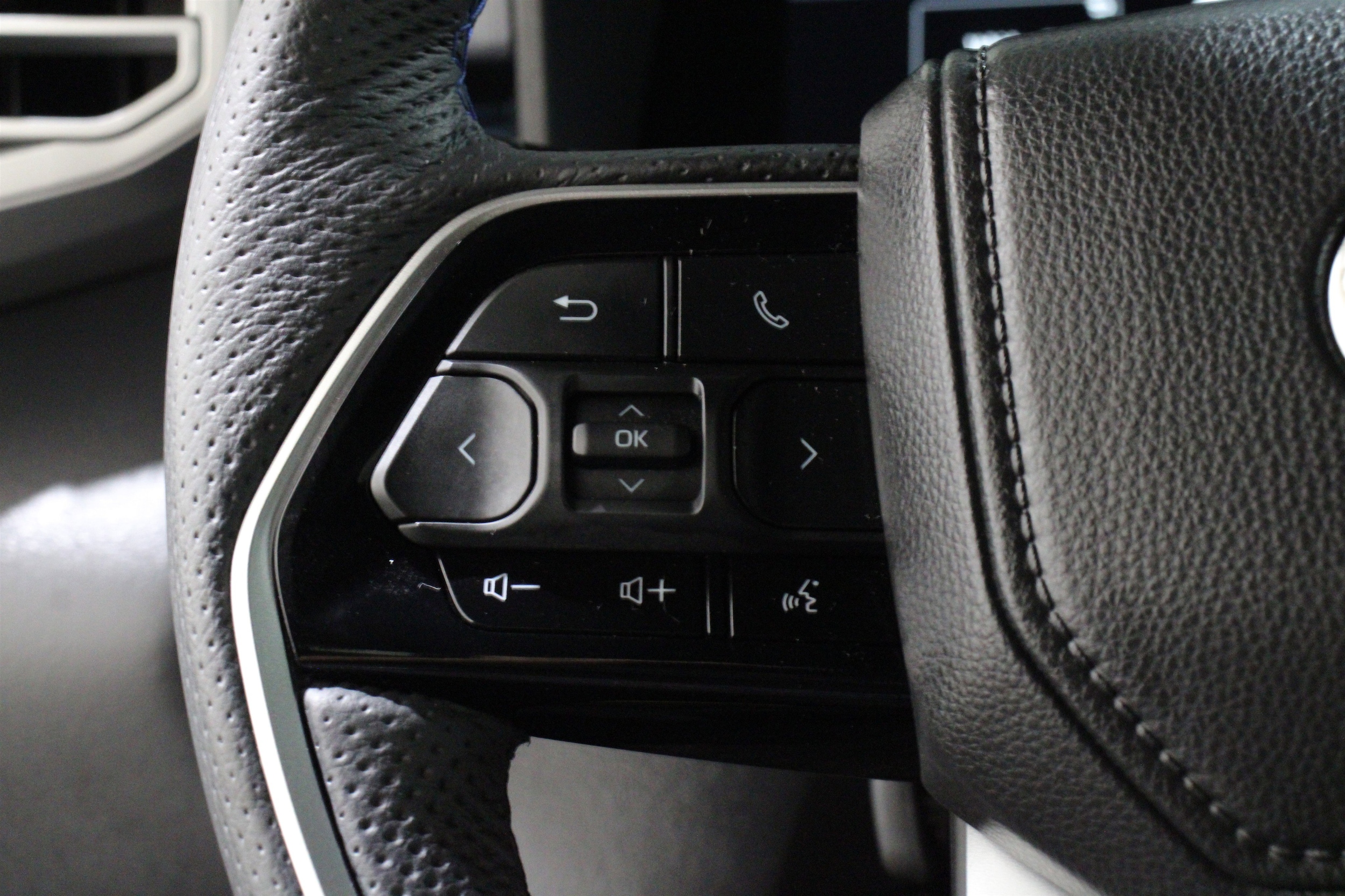 2025 Toyota Tundra Platinum - Photo 9