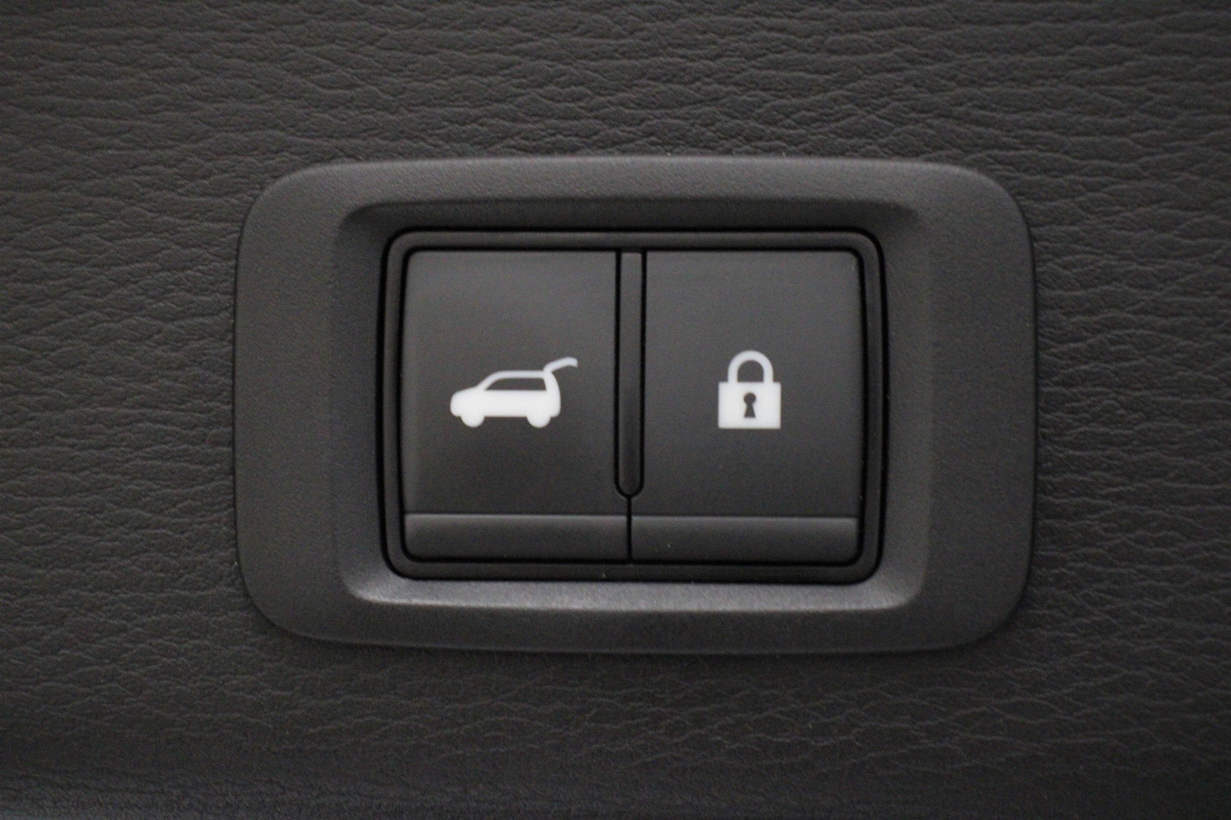 2024 Mitsubishi Outlander Plug-in Hybrid SE - Photo 27