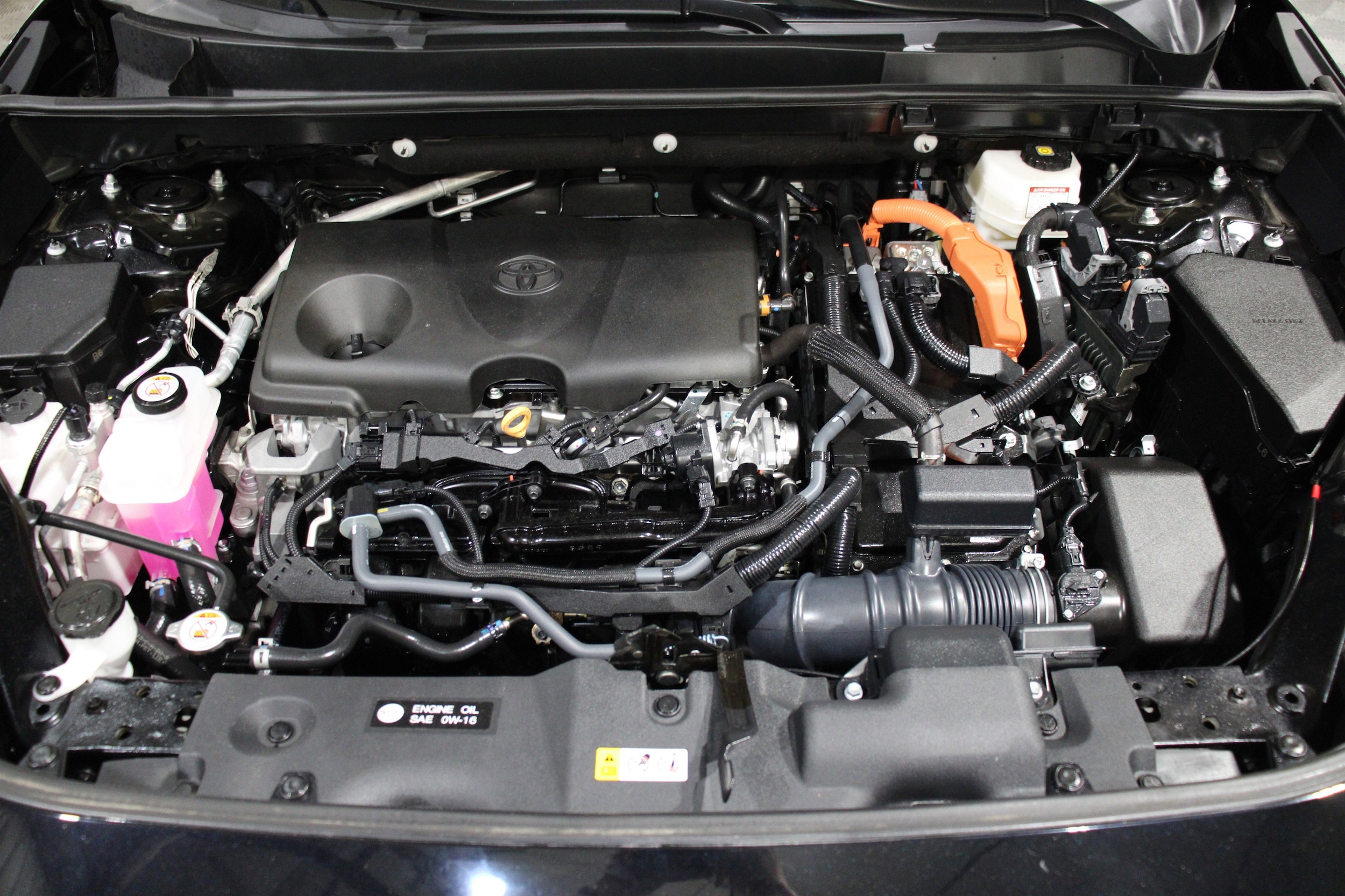 2024 Toyota RAV4 LE - Photo 34