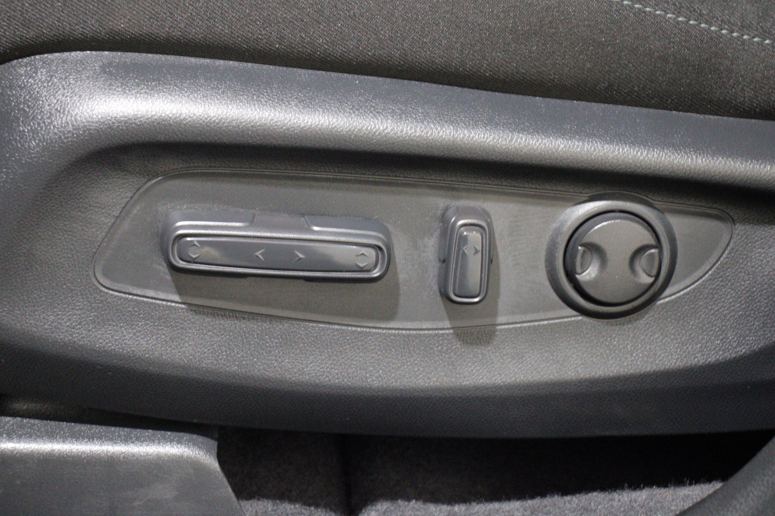 2025 Honda CR-V EX - Photo 4