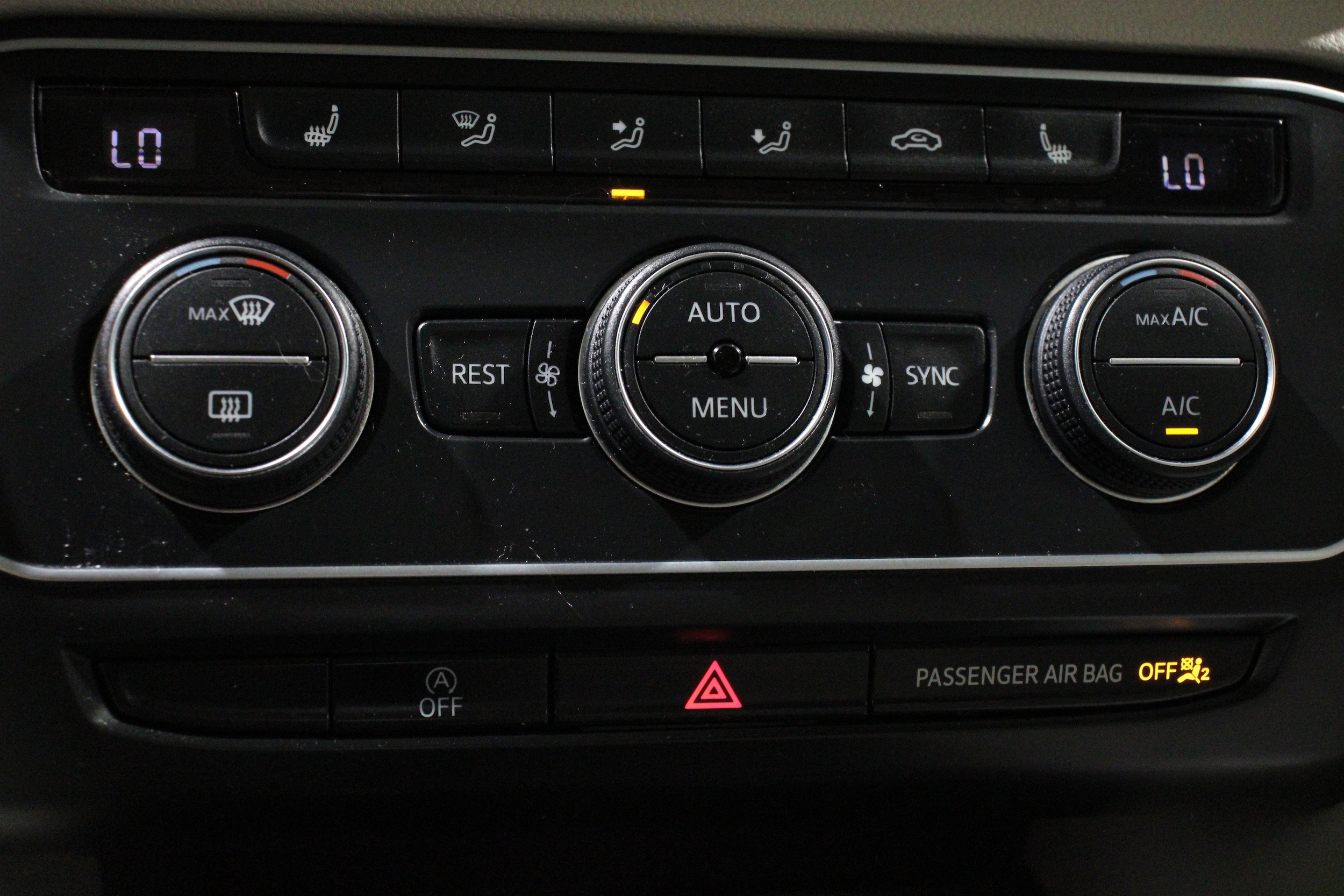 2021 Volkswagen Atlas SE w/Tech - Photo 19