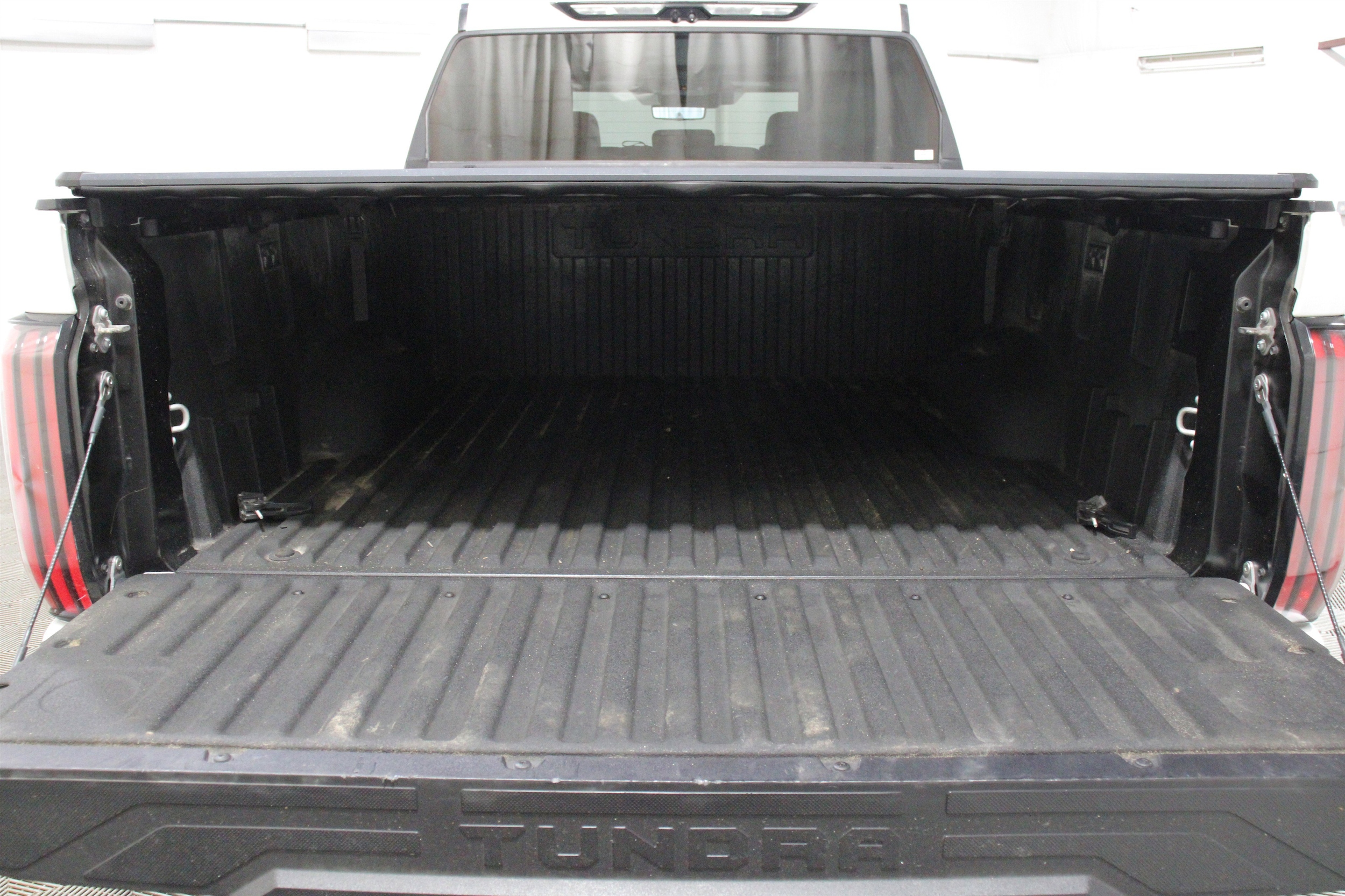 2023 Toyota Tundra Limited - Photo 23