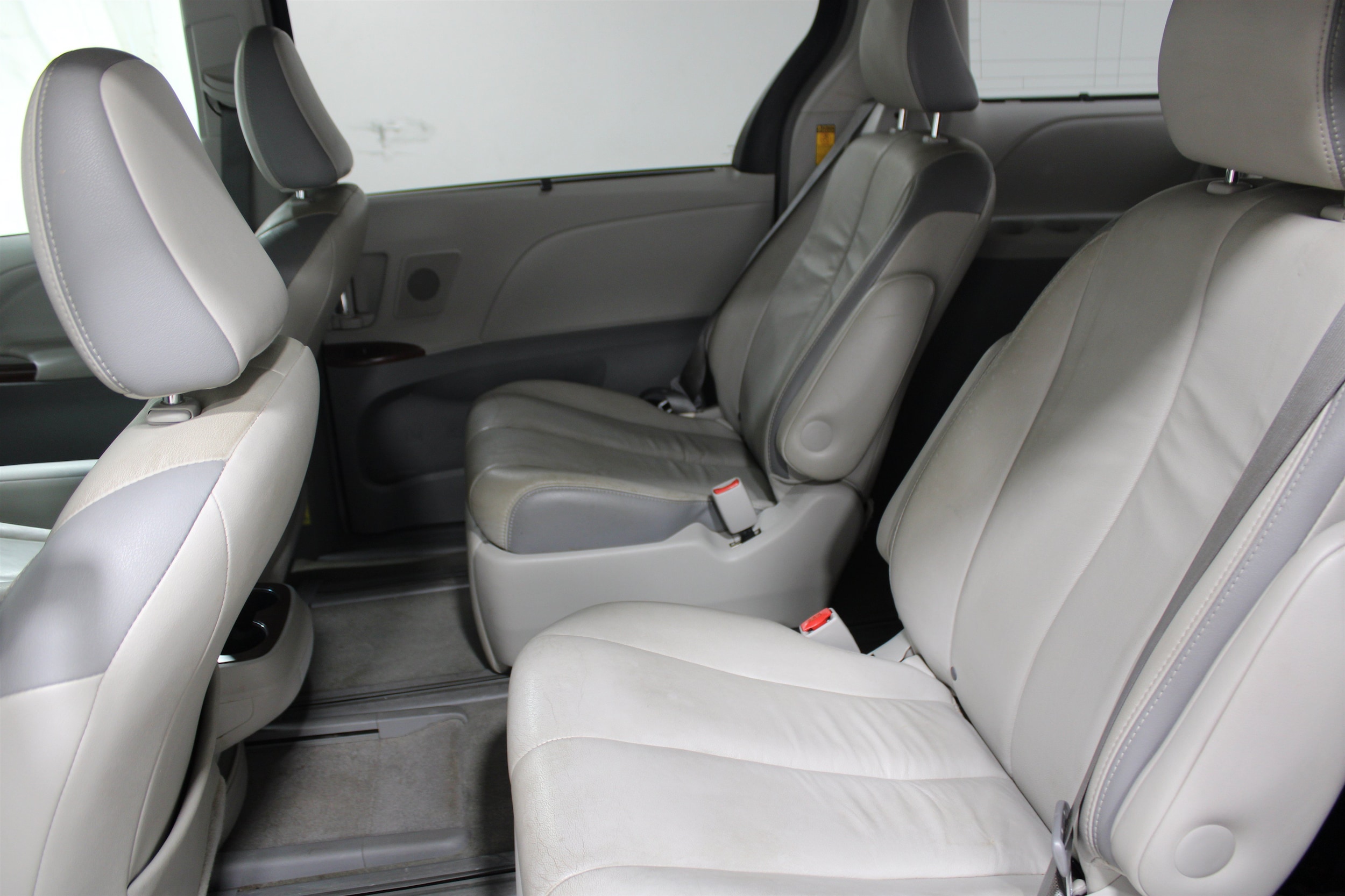 2014 Toyota Sienna Limited - Photo 19