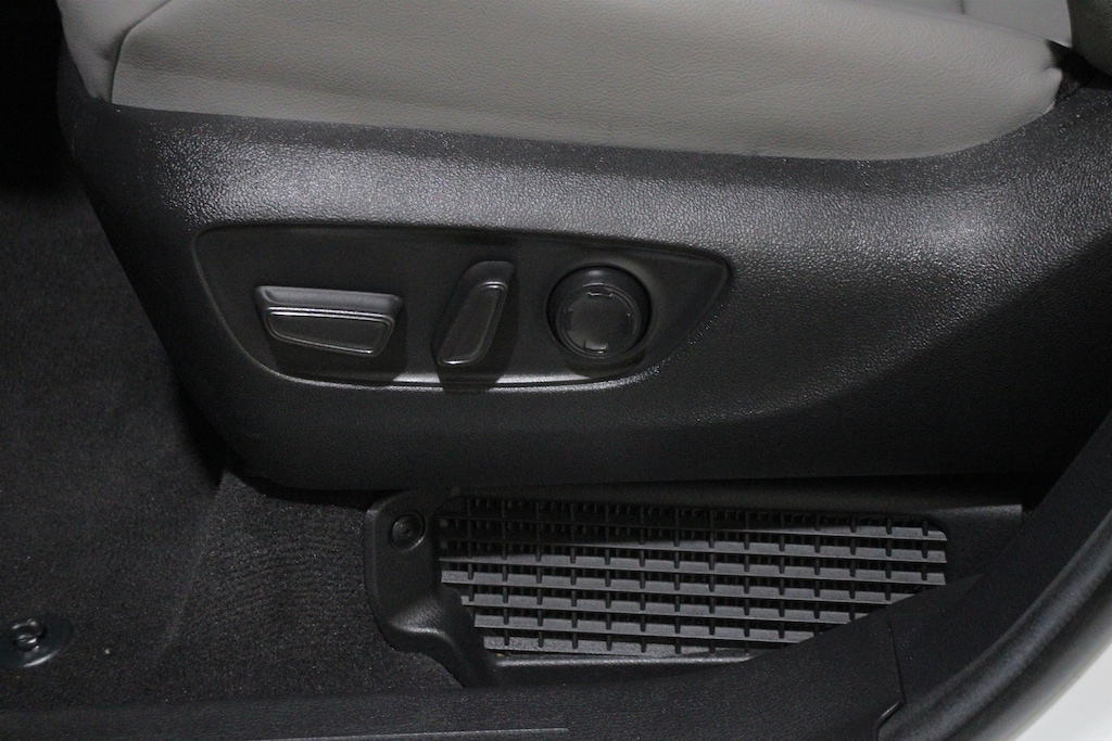 Used 2026 Toyota Sienna XLE 8 Passenger Van Passenger Van
