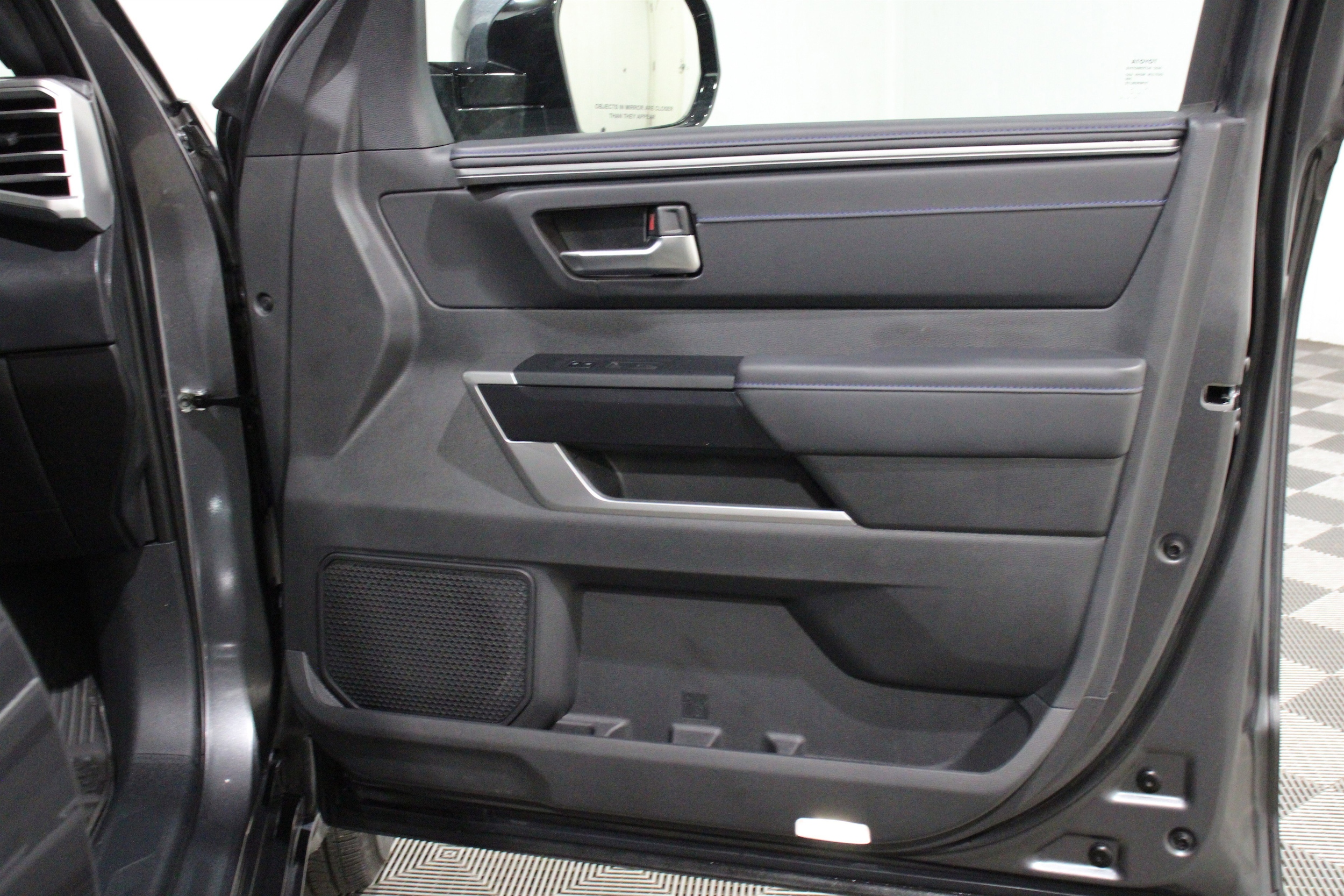 2025 Toyota Tundra Platinum - Photo 28