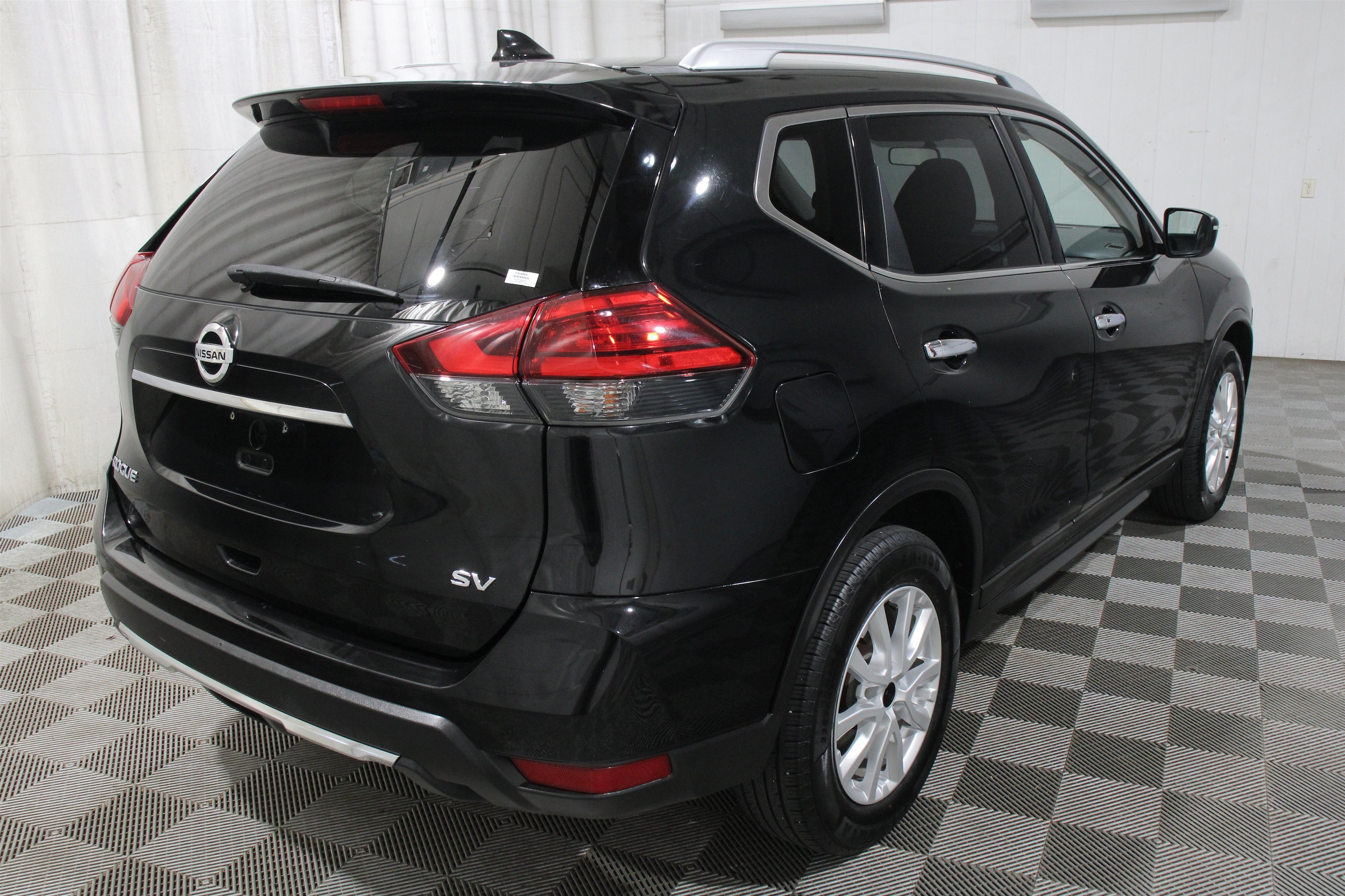 2017 Nissan Rogue SV - Photo 29
