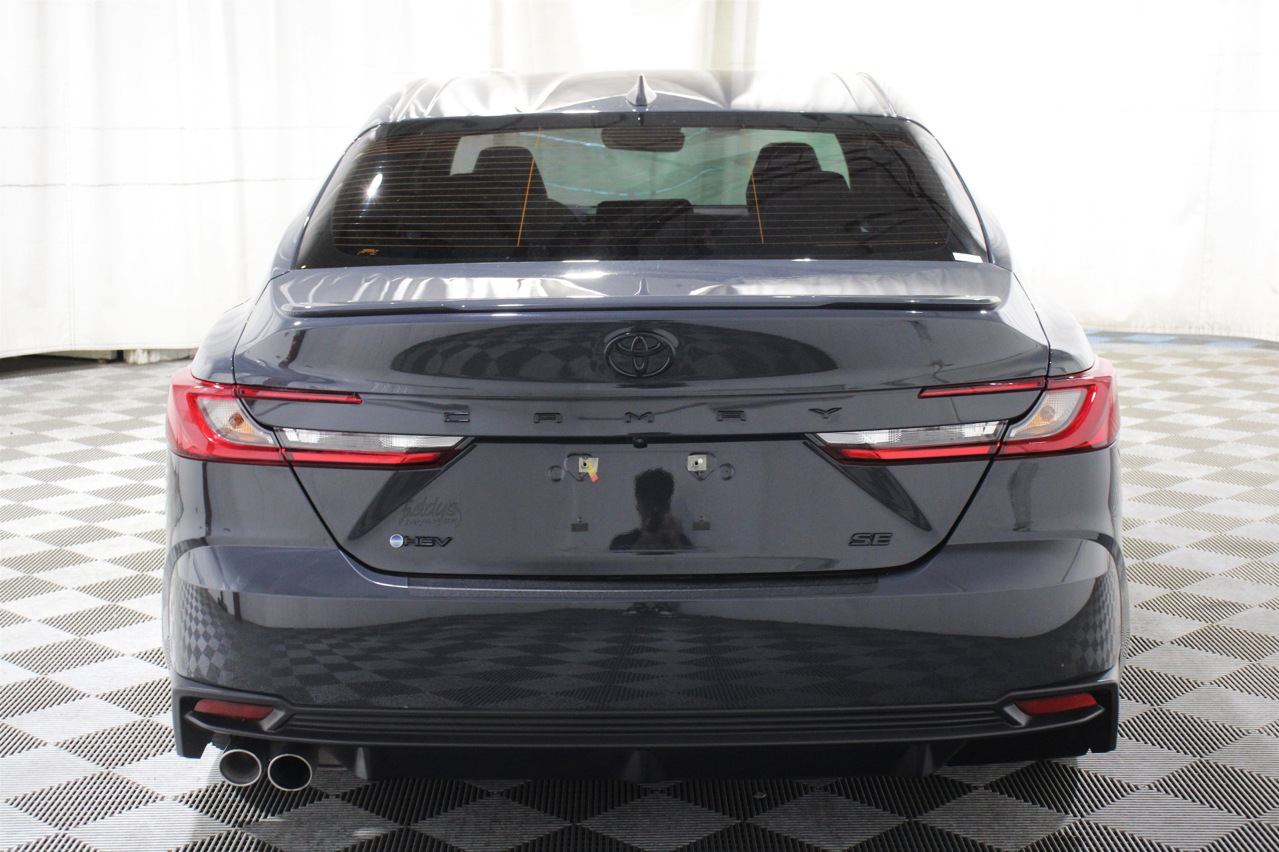 2025 Toyota Camry SE - Photo 32