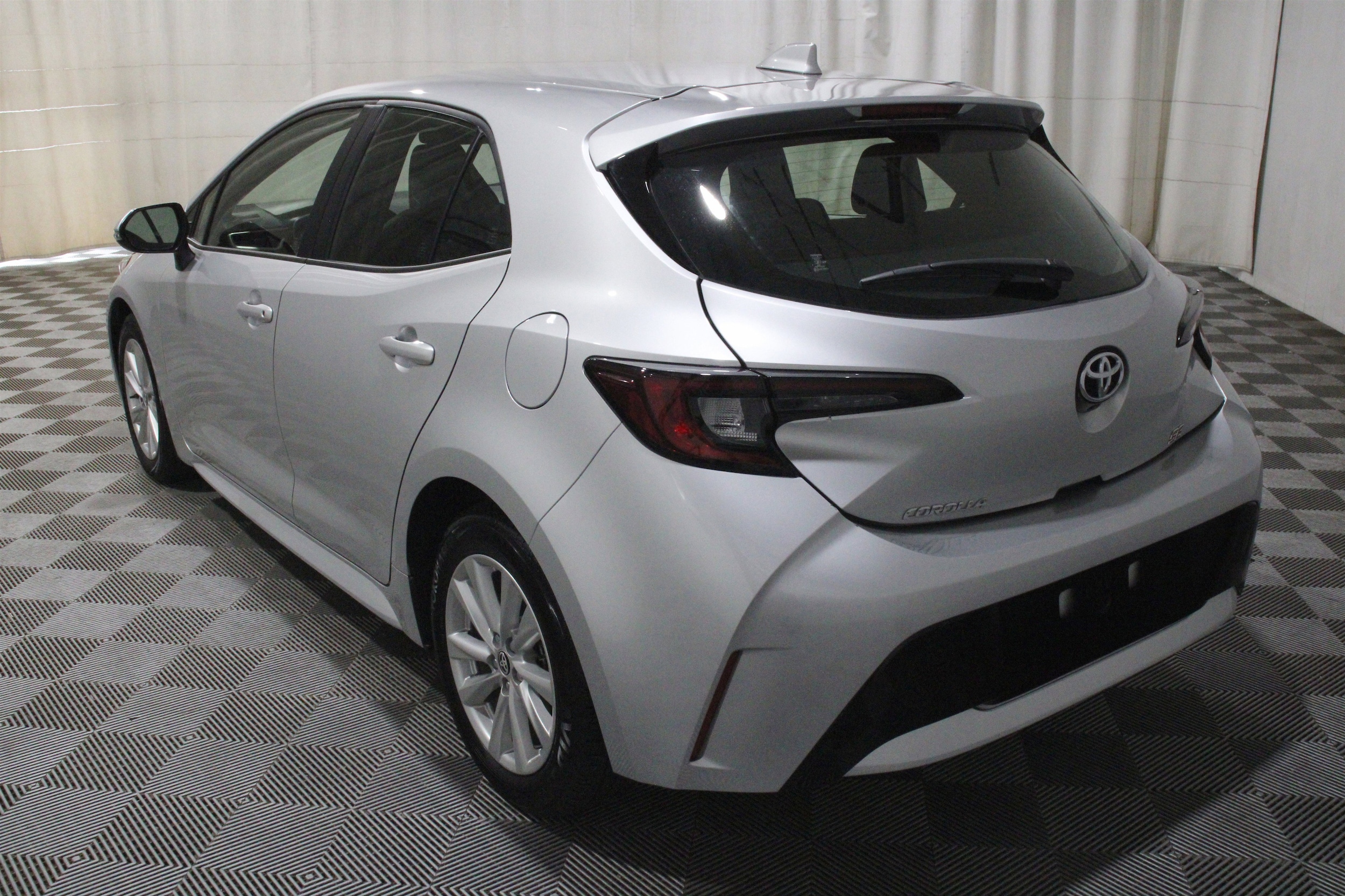 2024 Toyota Corolla Hatchback SE - Photo 33