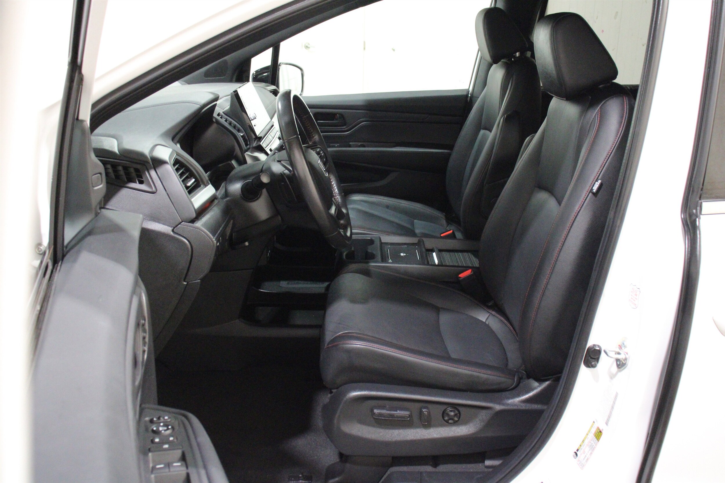 2025 Honda Odyssey Sport L - Photo 3
