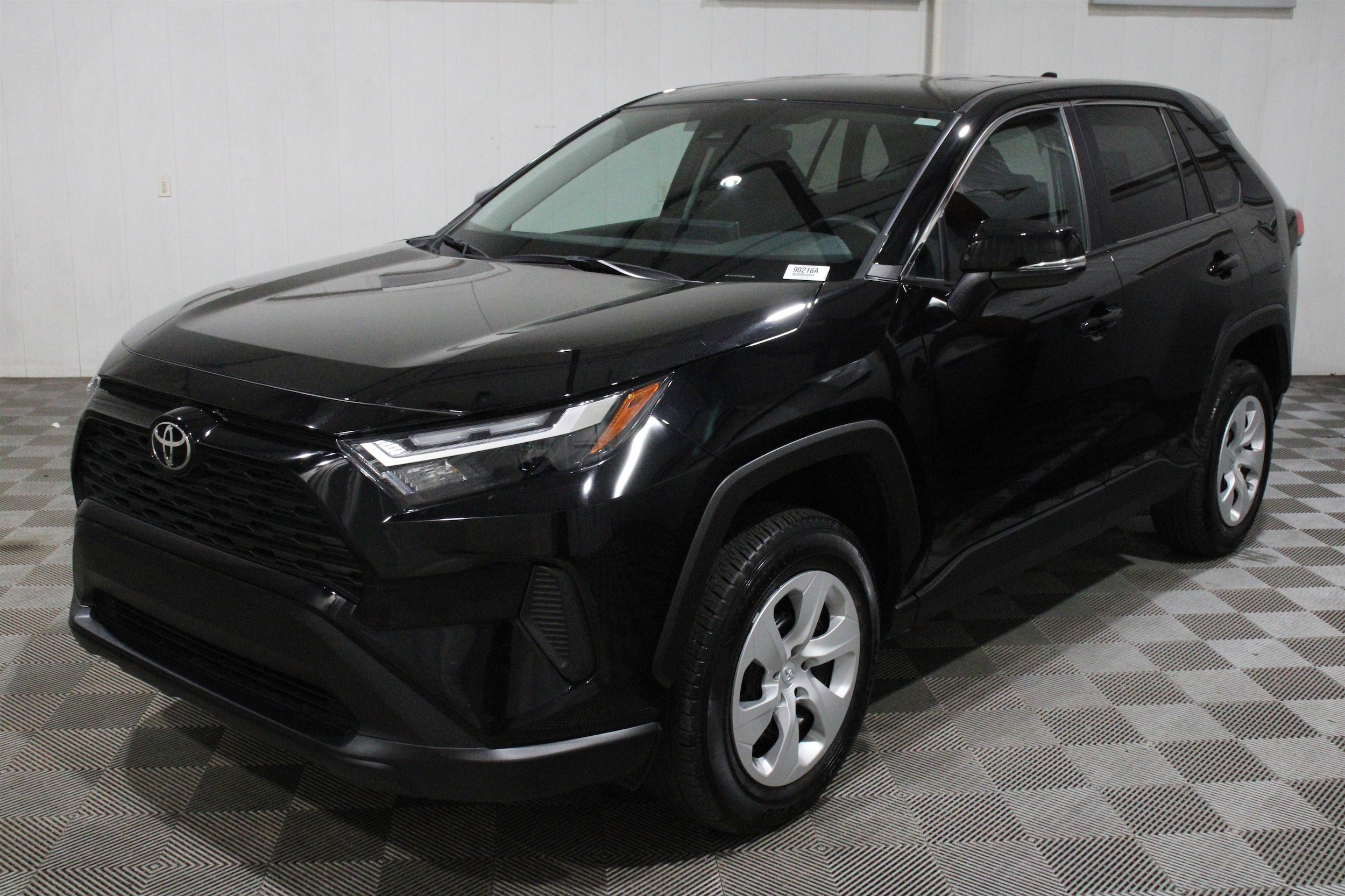 2024 Toyota RAV4 LE - Photo 34
