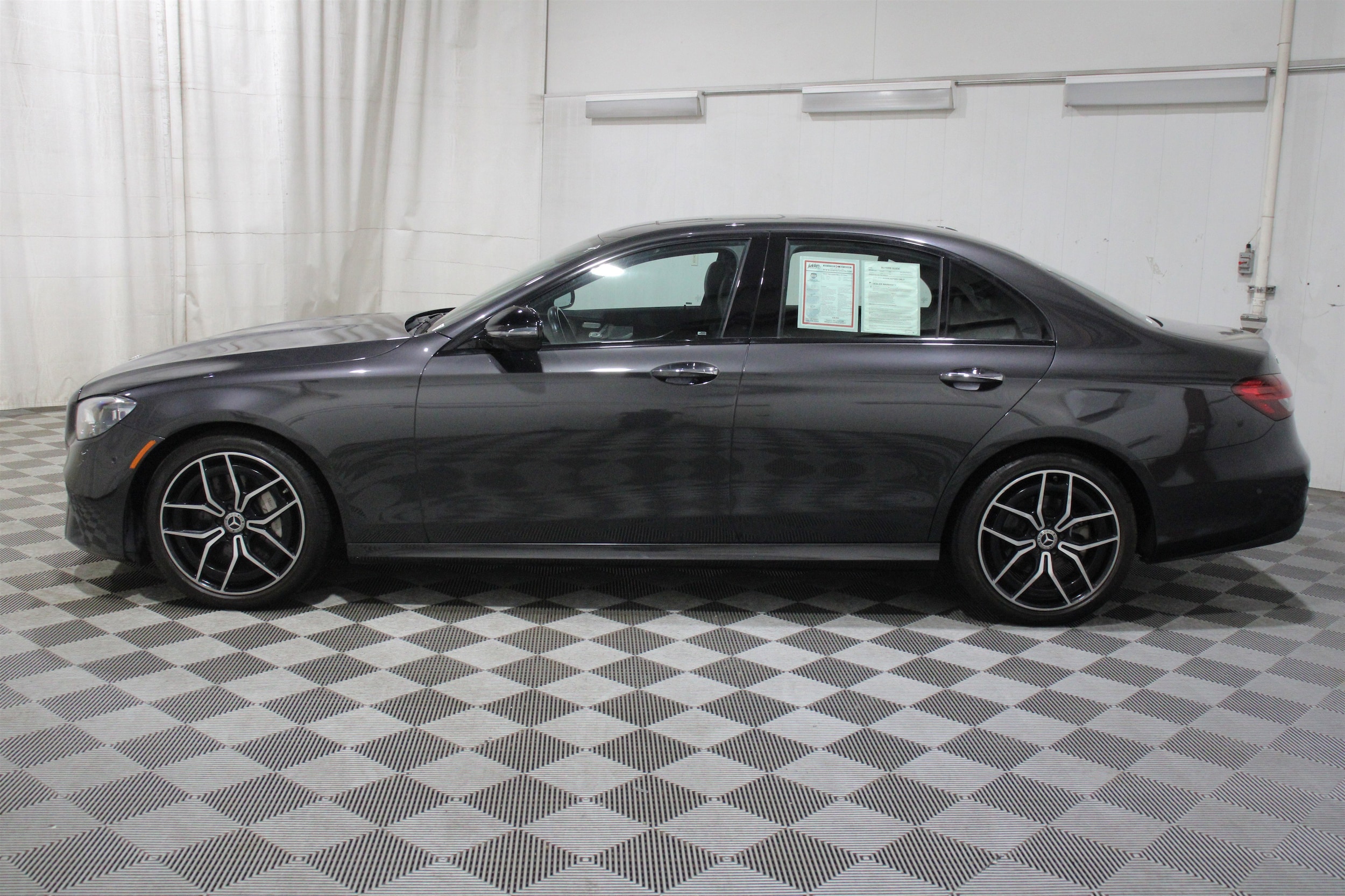 2022 Mercedes-Benz E-Class E350 - Photo 36