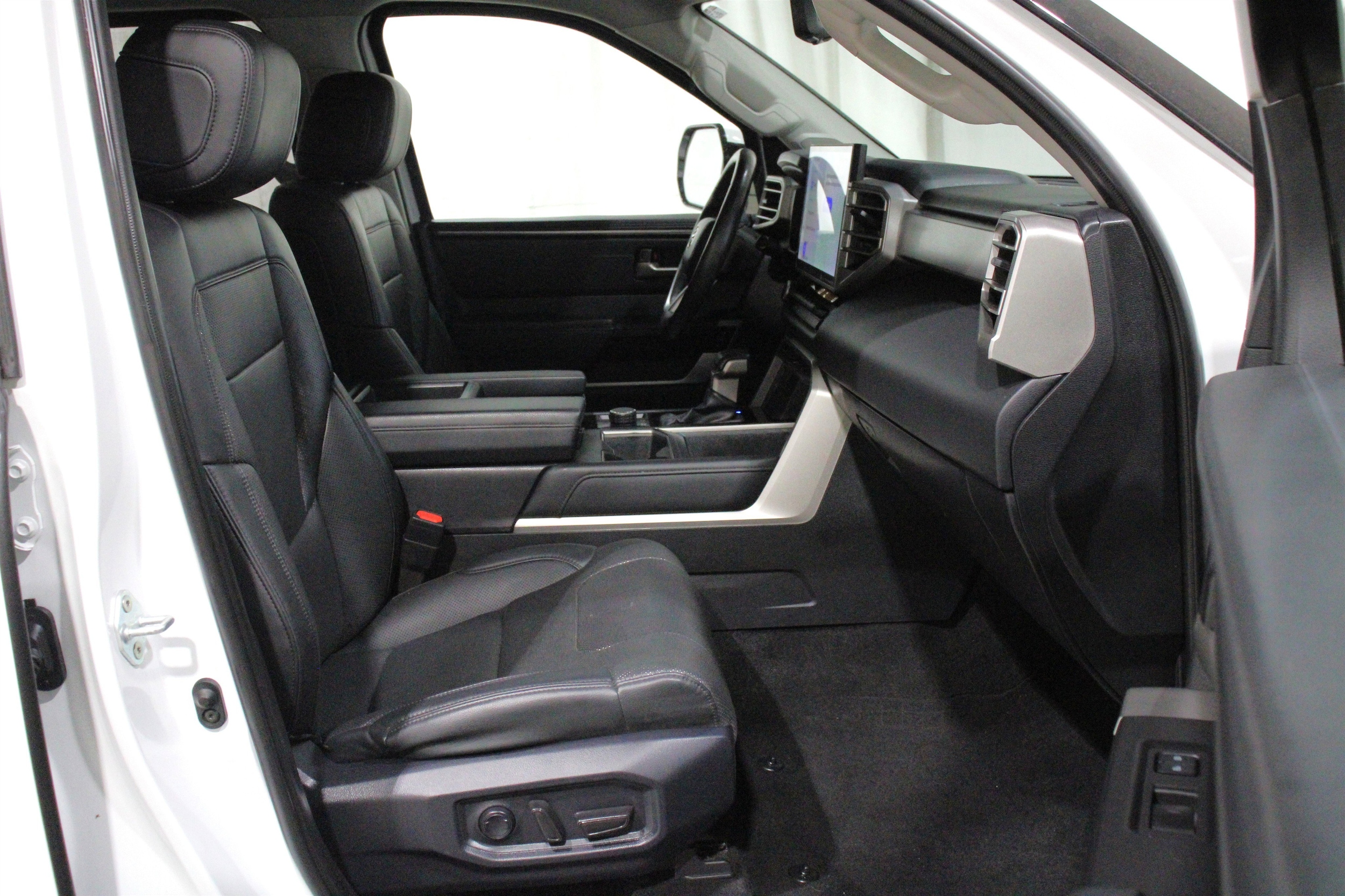 2023 Toyota Tundra Limited - Photo 26