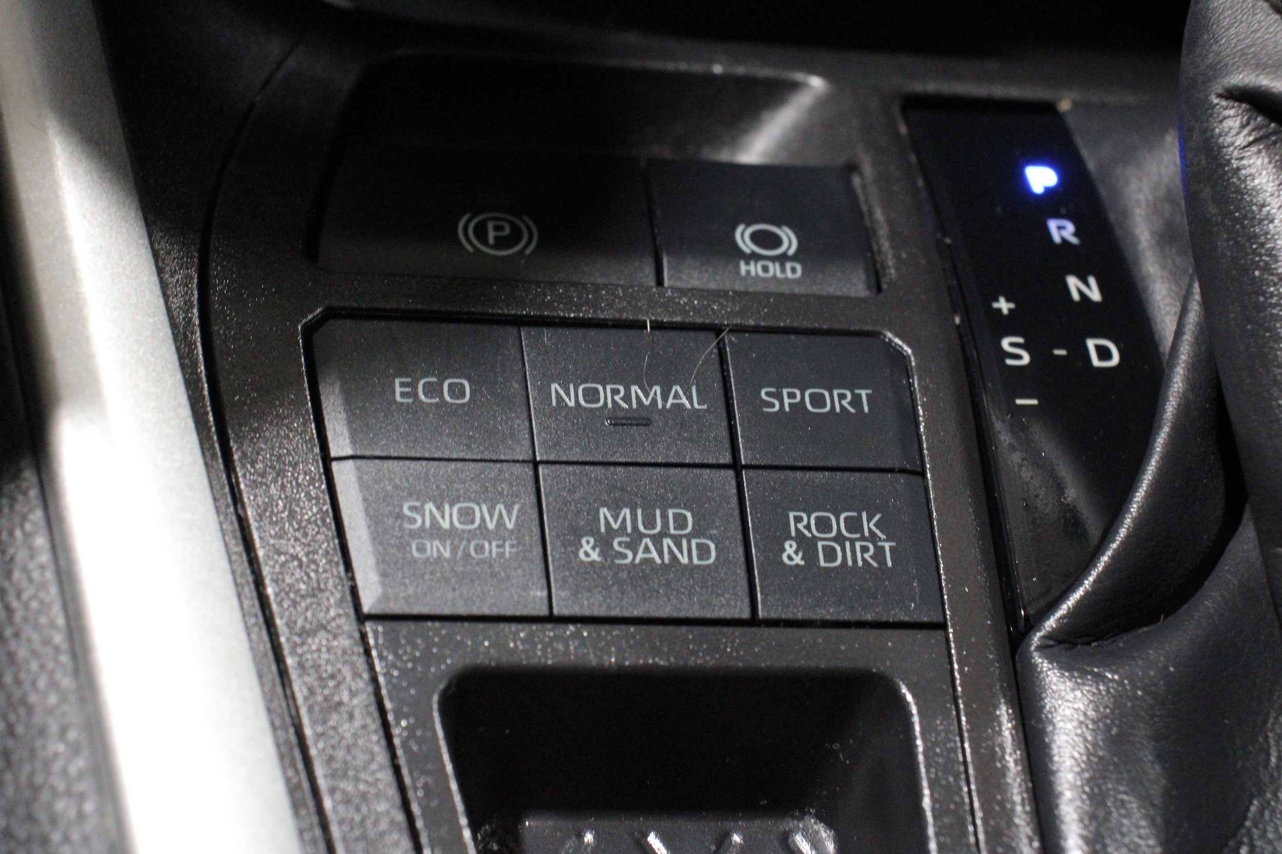 2022 Toyota RAV4 XLE - Photo 20