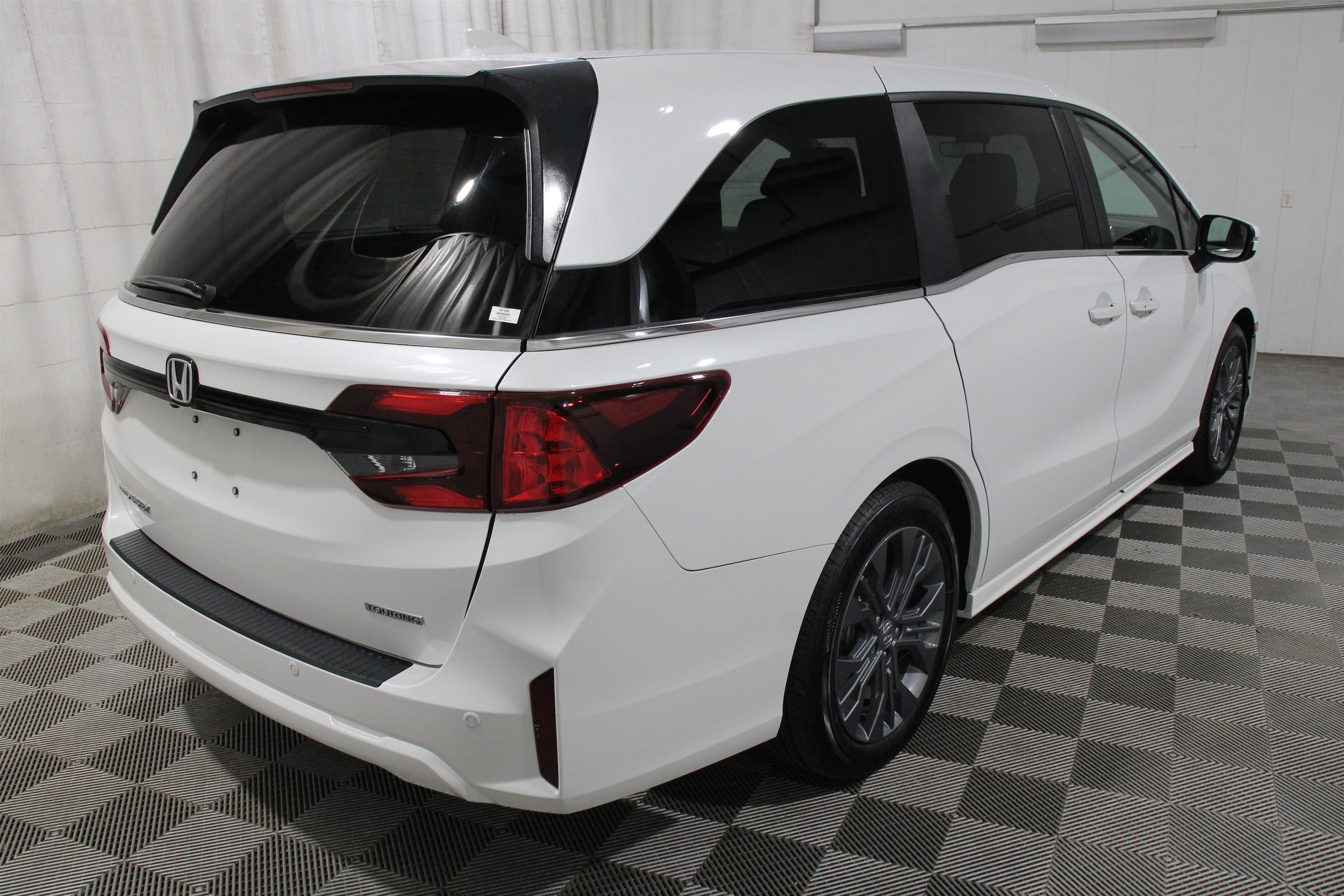 2025 Honda Odyssey Touring - Photo 37