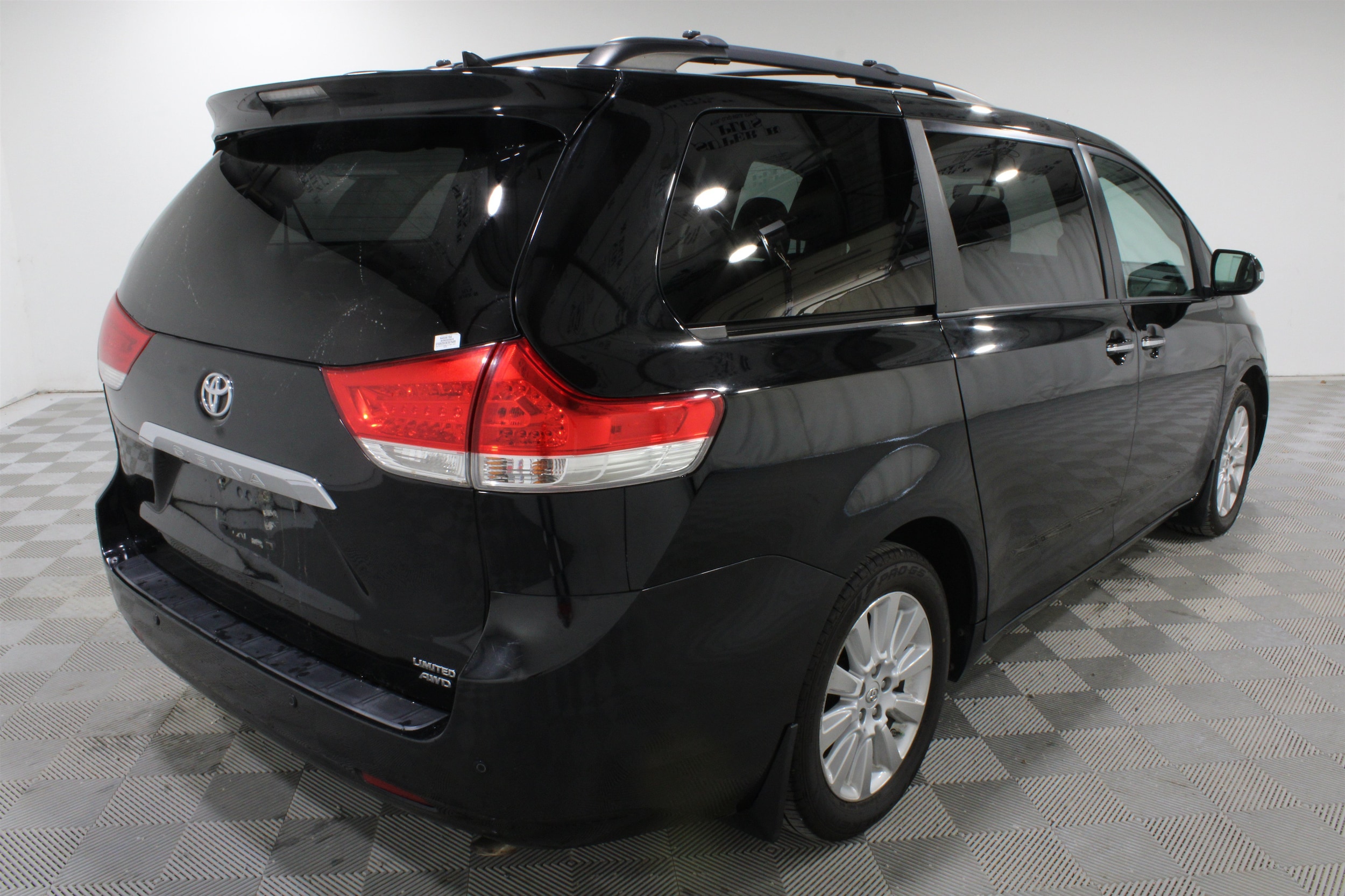 2014 Toyota Sienna Limited - Photo 30