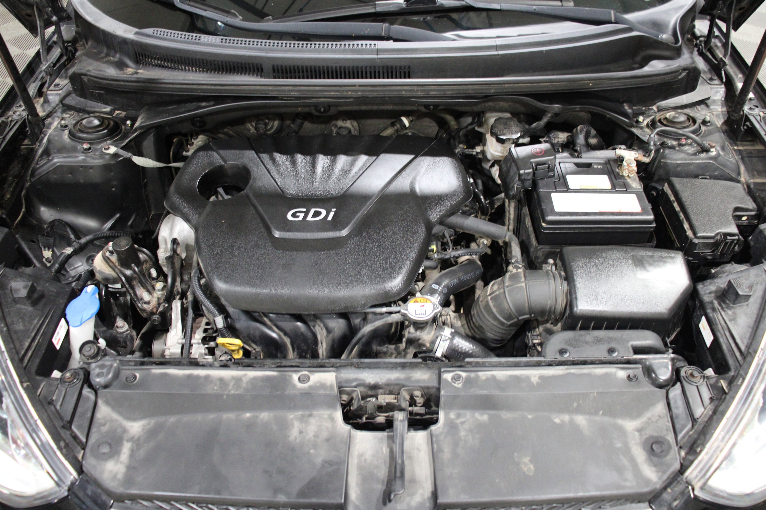 2016 Hyundai Veloster Base - Photo 34
