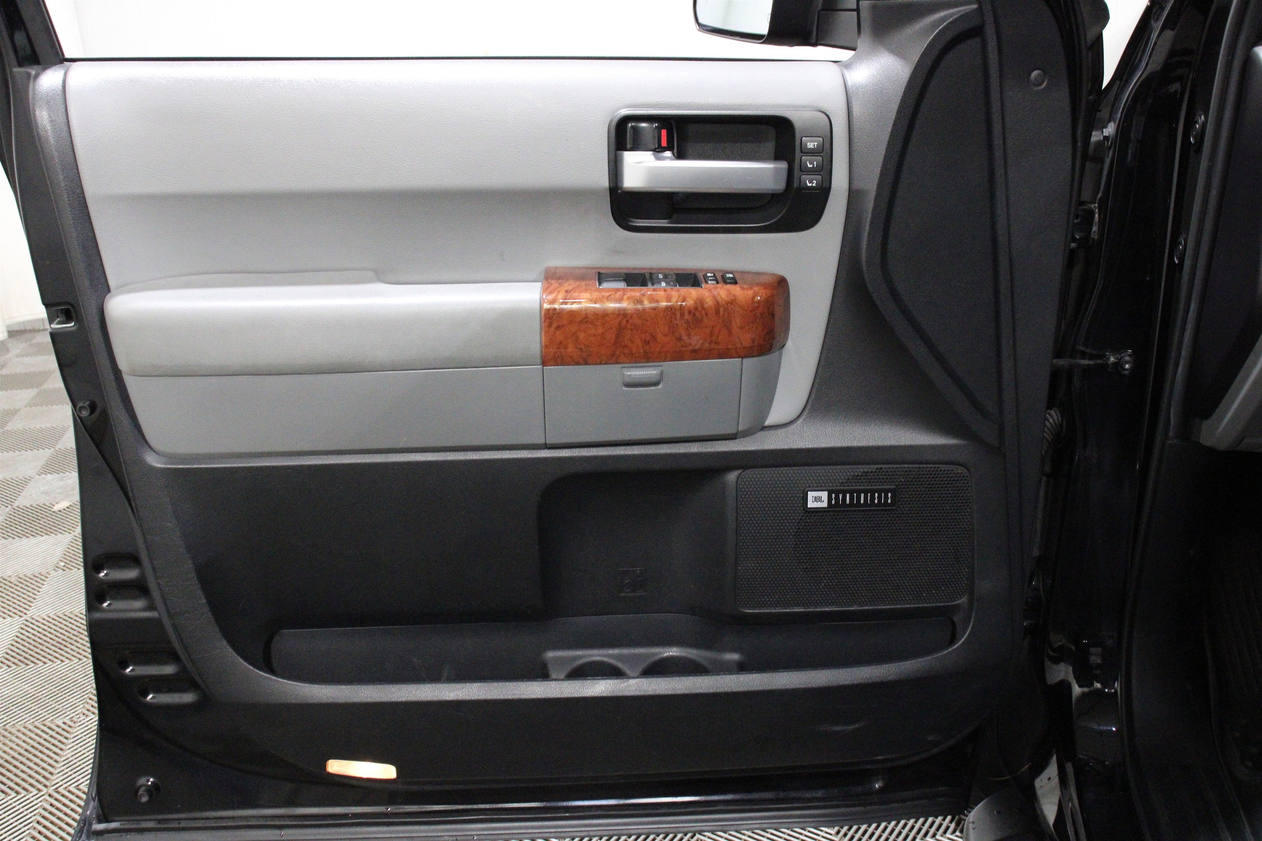 2019 Toyota Sequoia Platinum - Photo 6