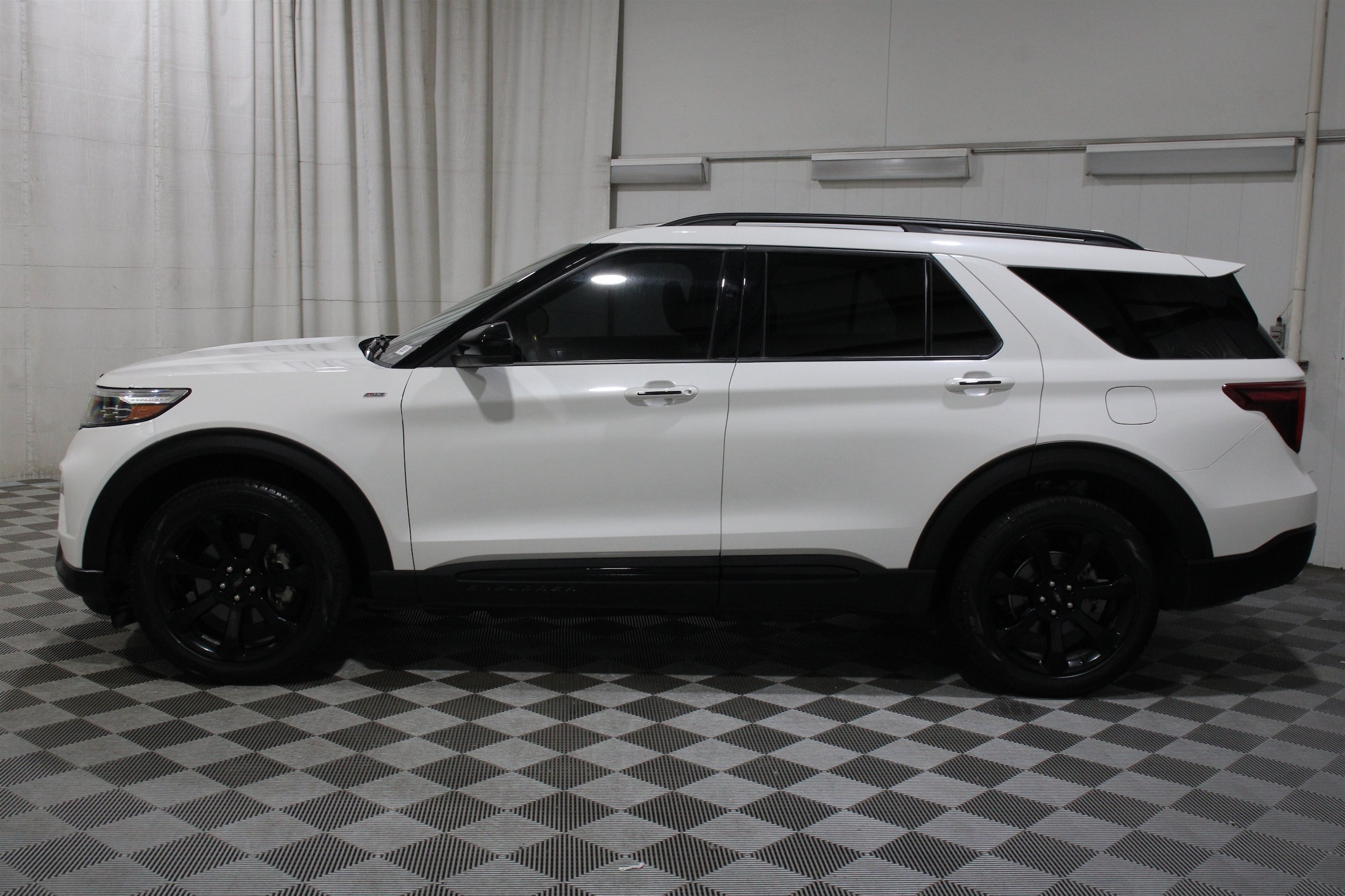 2023 Ford Explorer ST-LINE - Photo 39