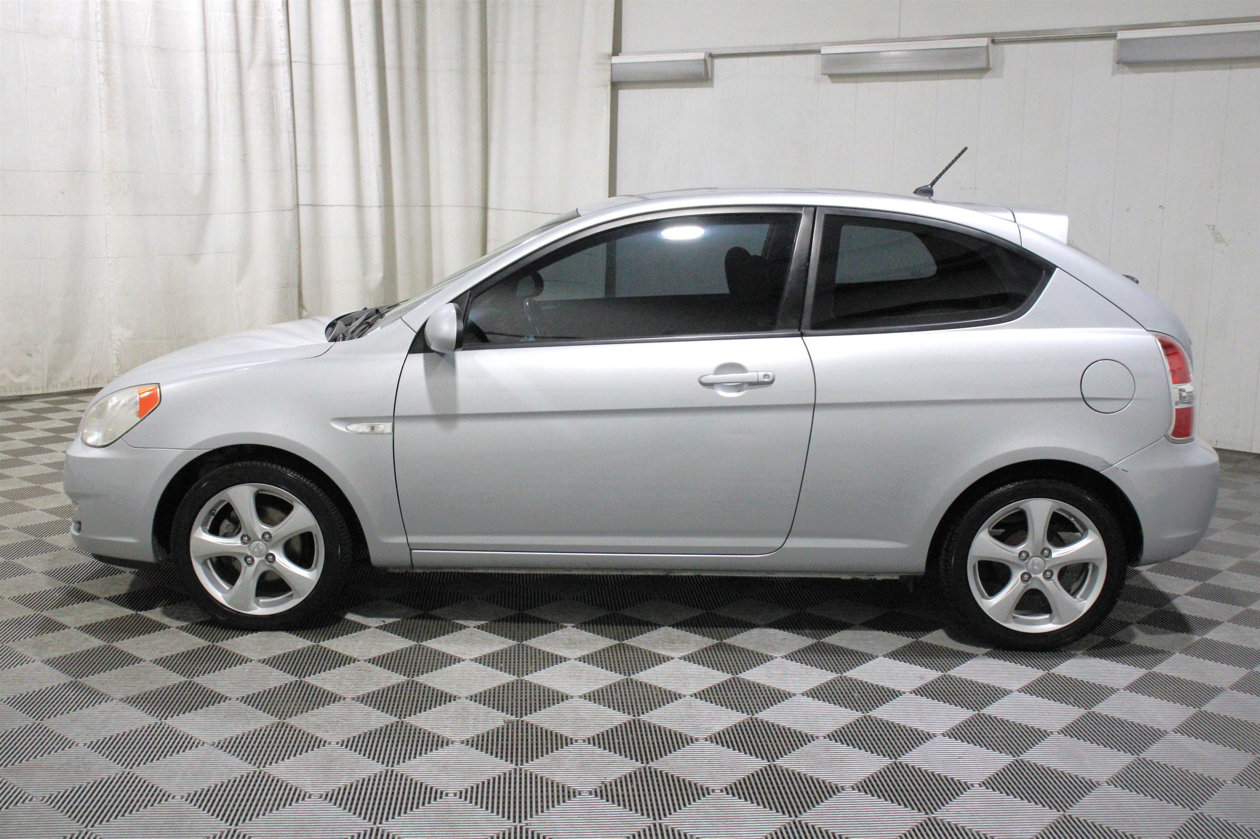 2008 Hyundai Accent SE - Photo 26