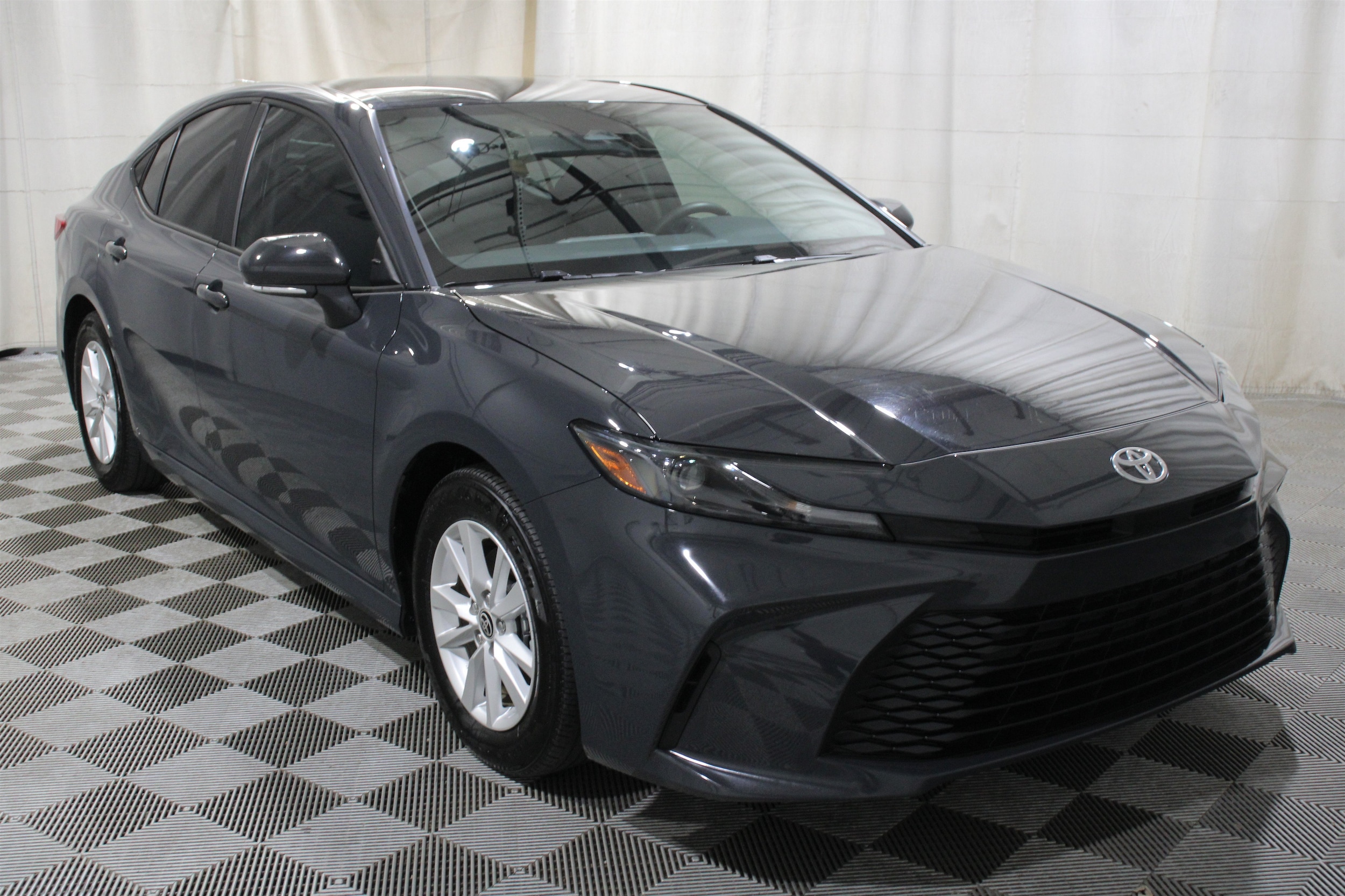2025 Toyota Camry LE - Photo 31