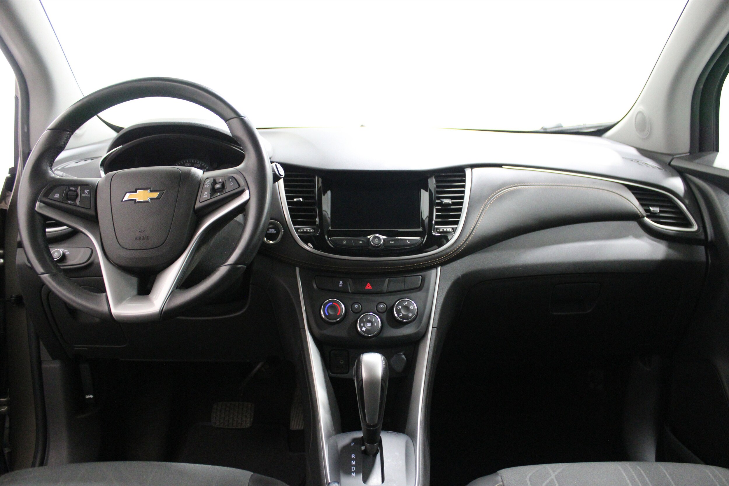 2022 Chevrolet Trax LT photo 2