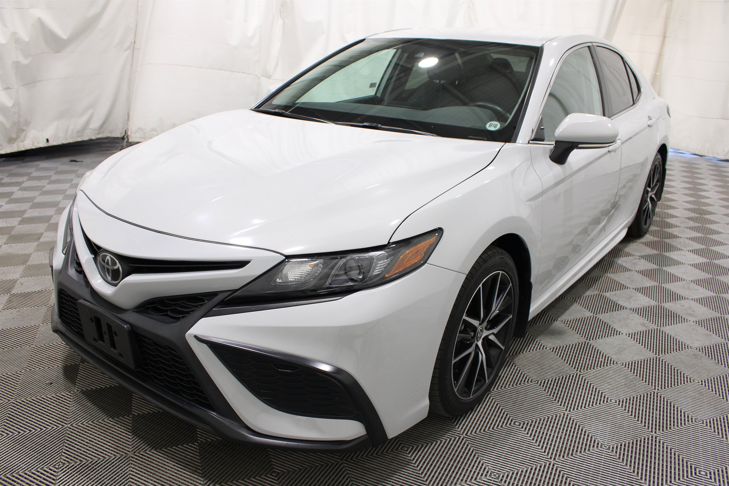 2024 Toyota Camry SE - Photo 31