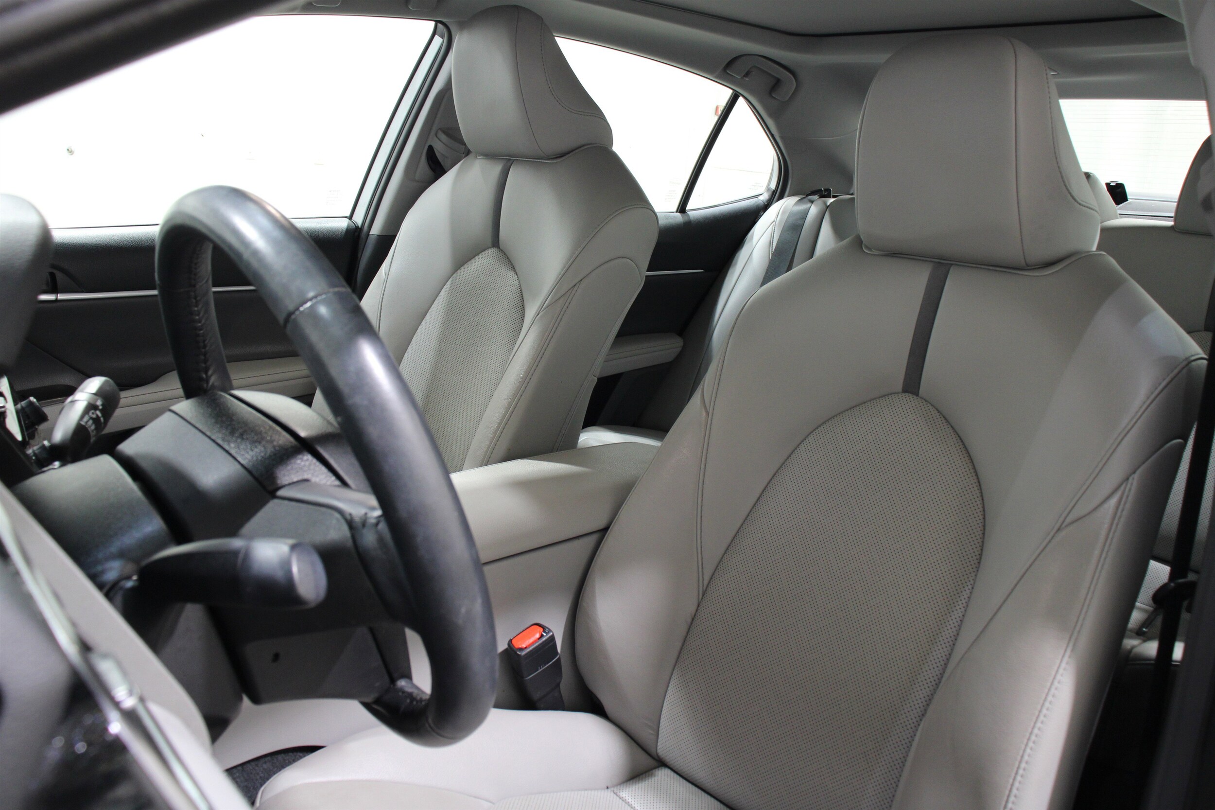 2023 Toyota Camry XLE photo 4