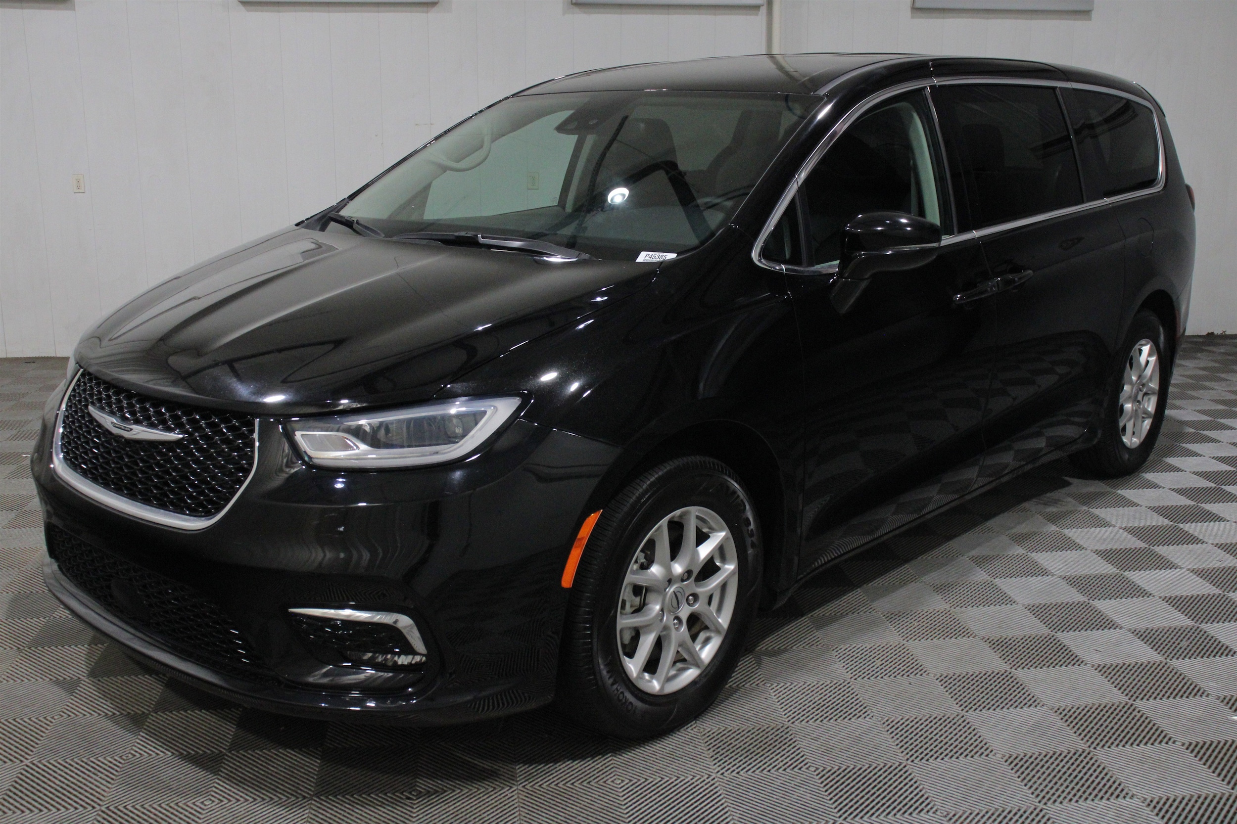 2024 Chrysler Pacifica Touring L - Photo 38