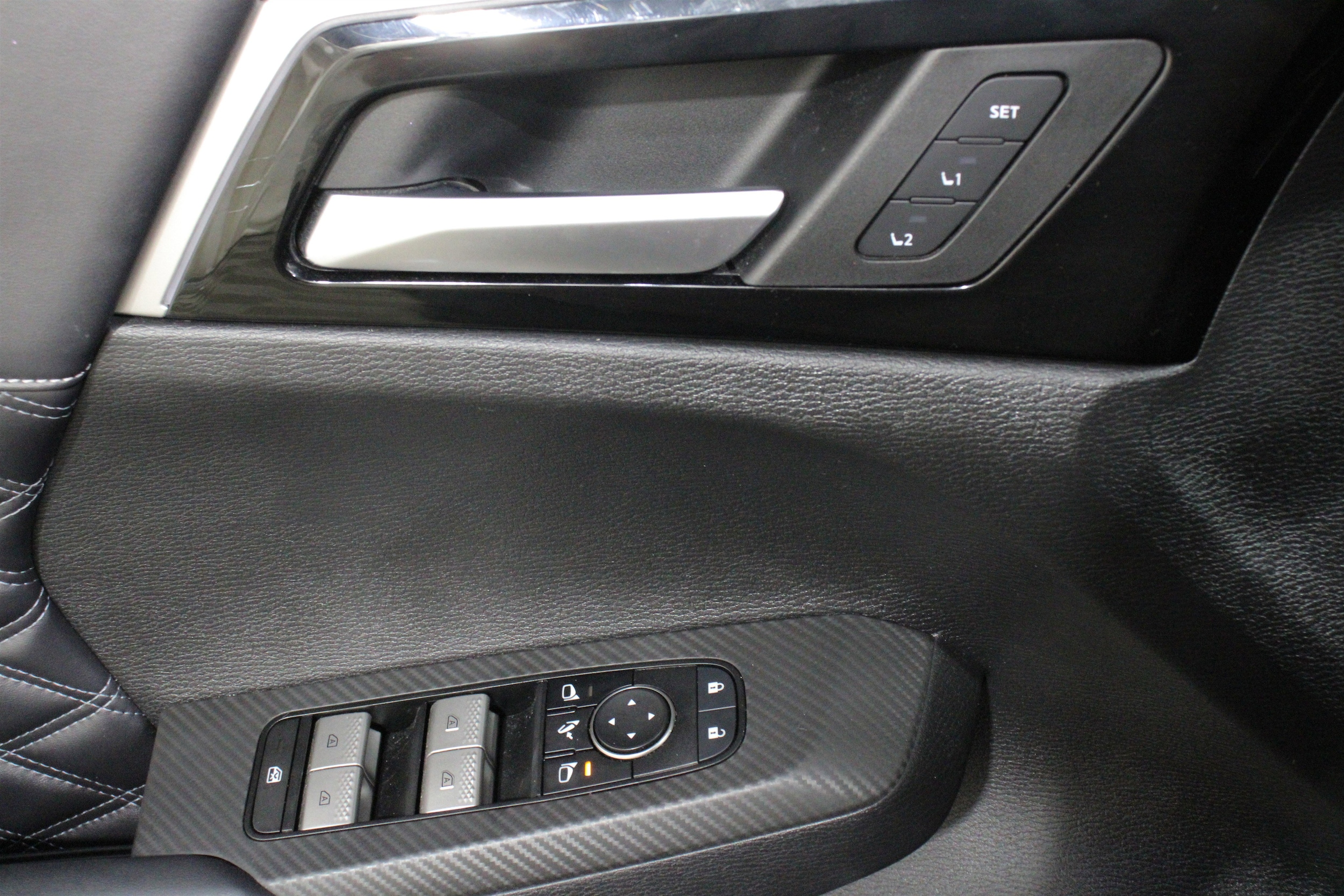 2023 Mitsubishi Outlander Plug-In Hybrid SEL - Photo 7