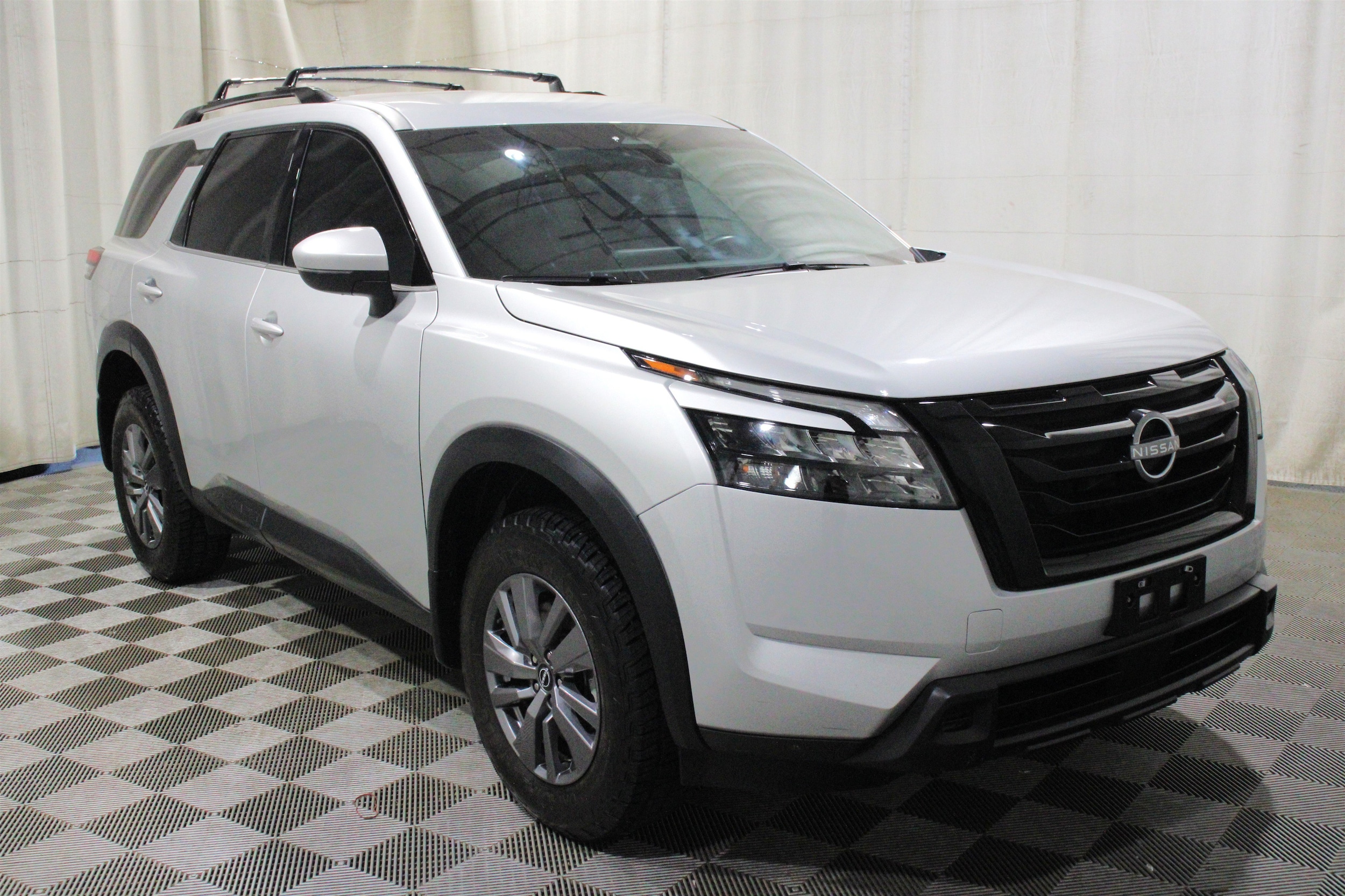 2025 Nissan Pathfinder SV - Photo 33