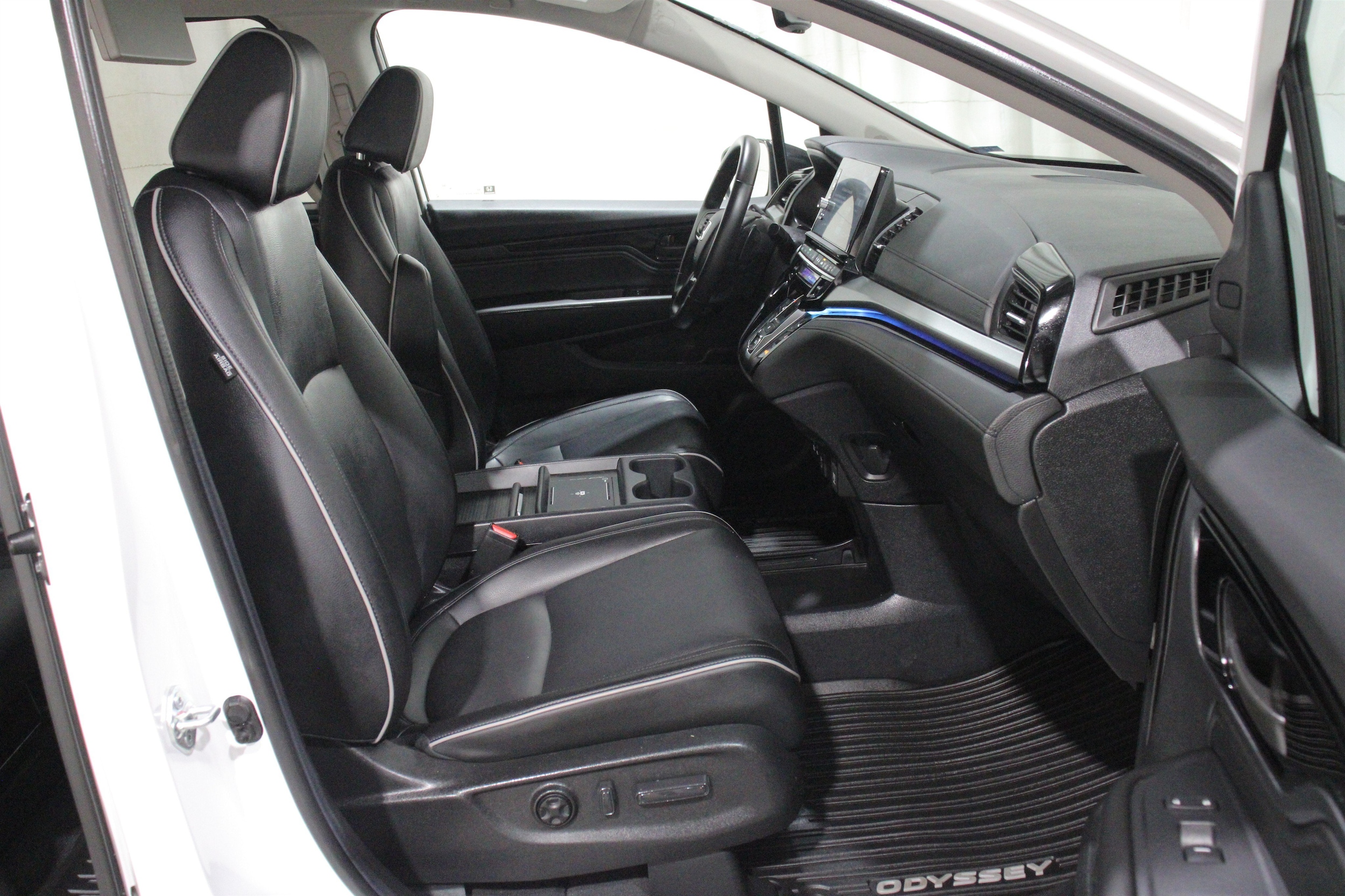 2025 Honda Odyssey Touring - Photo 31
