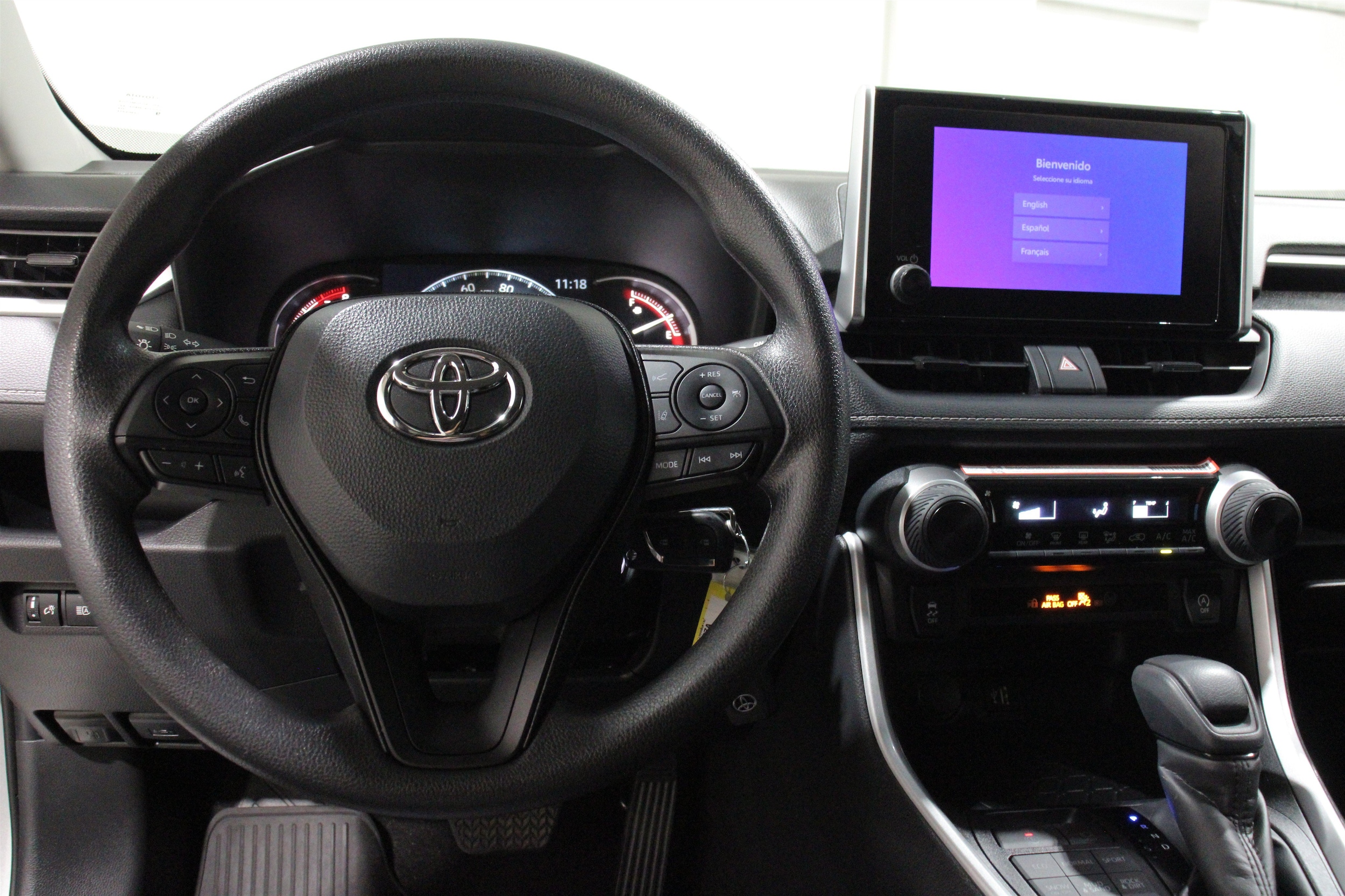 2025 Toyota RAV4 LE - Photo 8