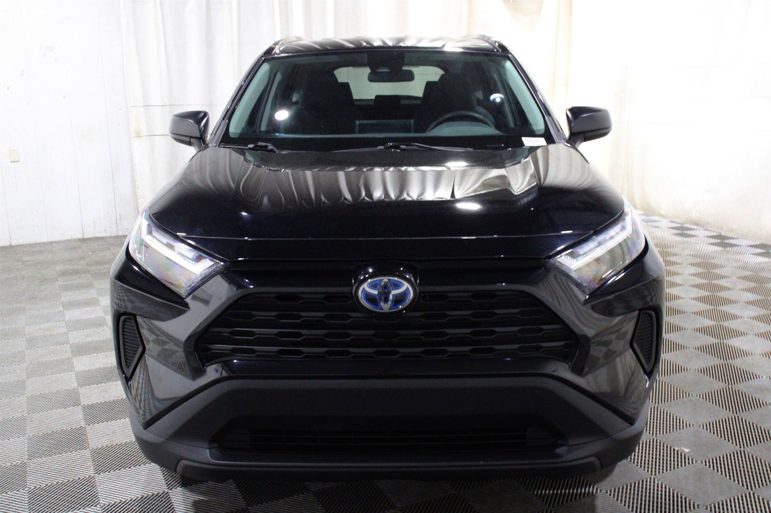 2024 Toyota RAV4 LE - Photo 27