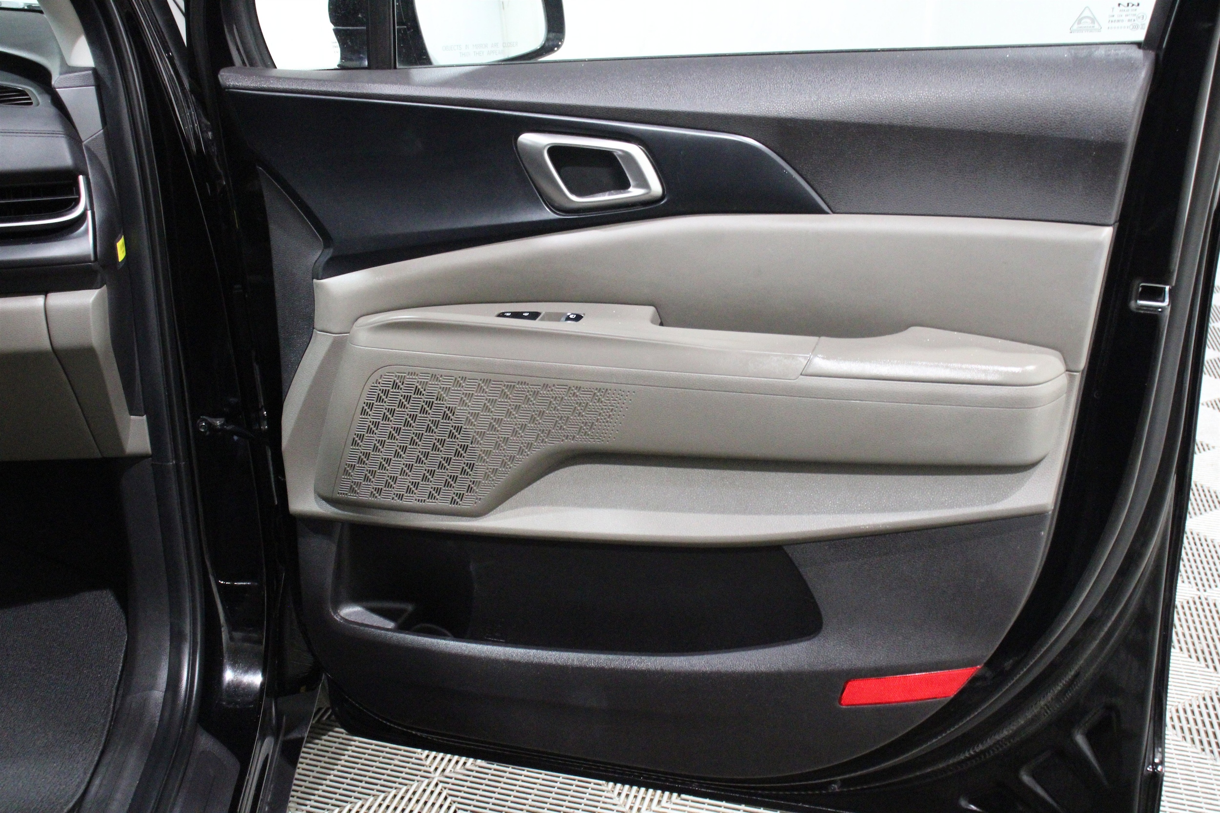 2025 Kia Carnival LXS - Photo 31