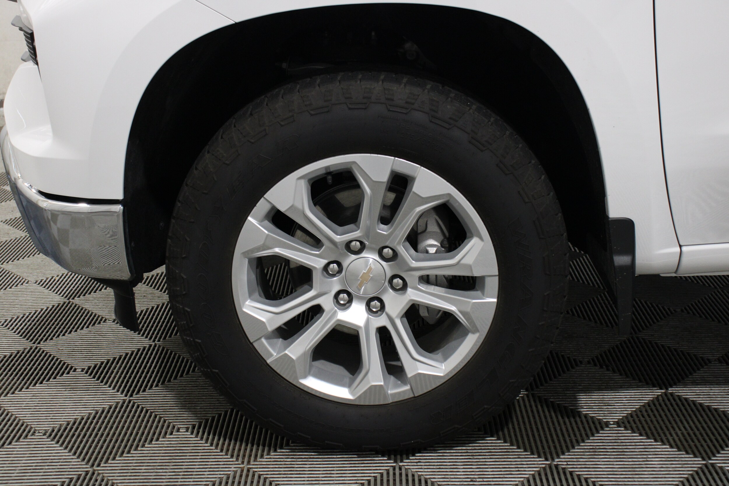 2024 Chevrolet Silverado 1500 LTZ - Photo 35