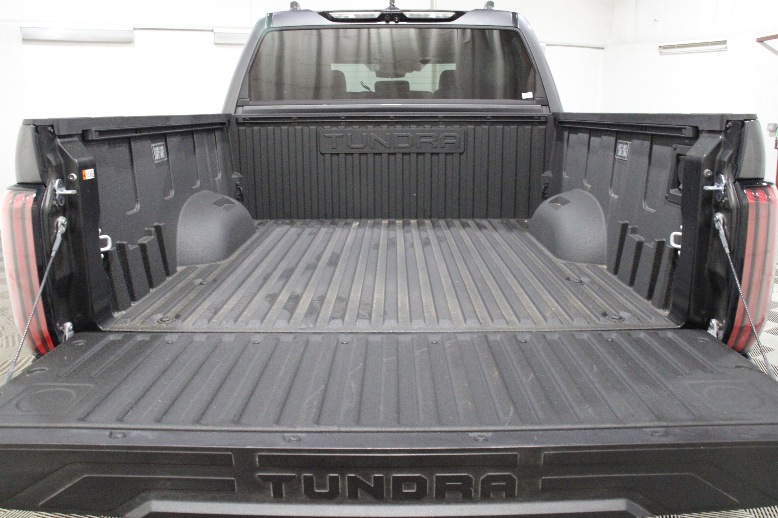 2025 Toyota Tundra Platinum - Photo 23