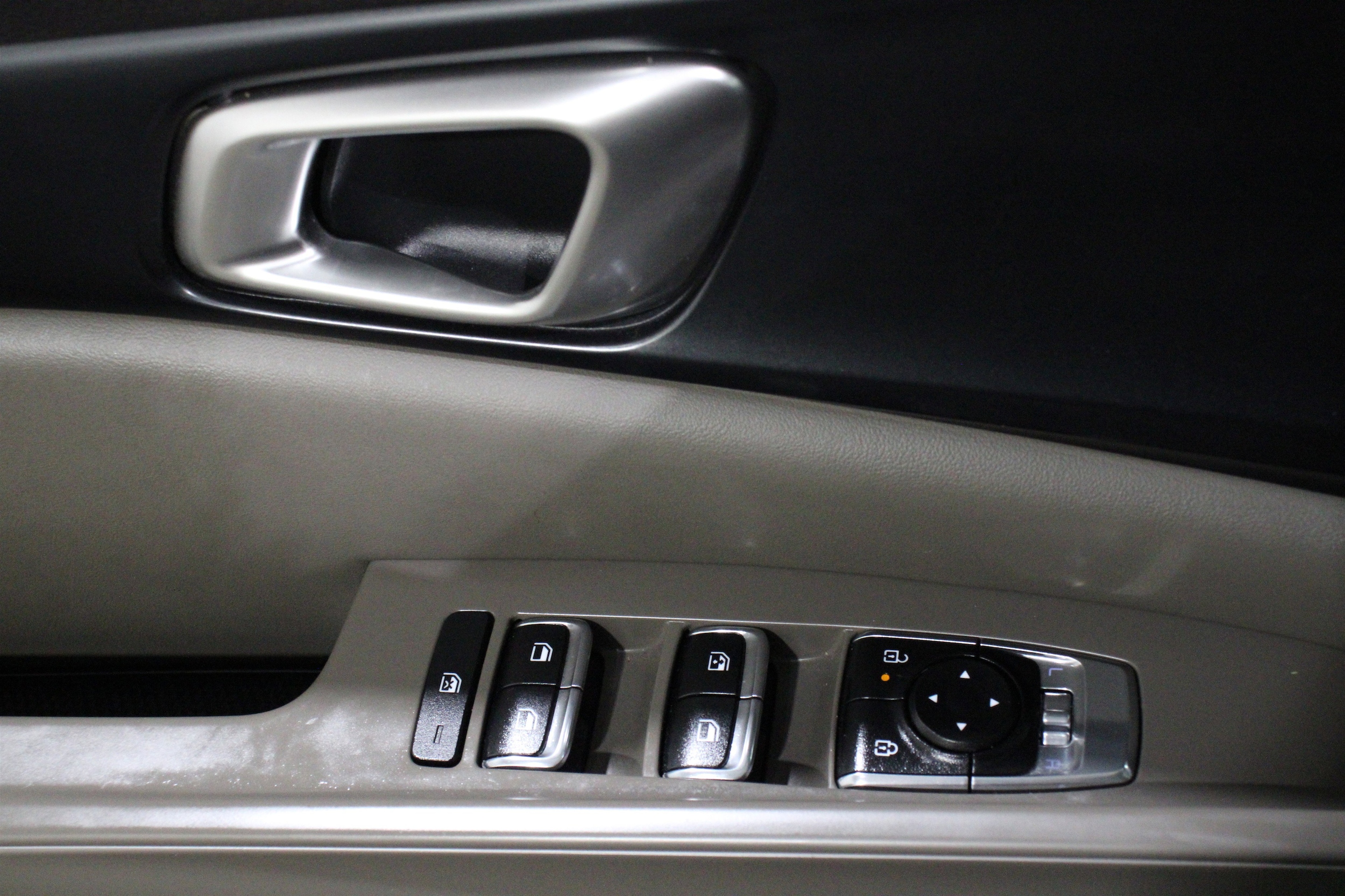 2025 Kia Carnival LXS - Photo 7