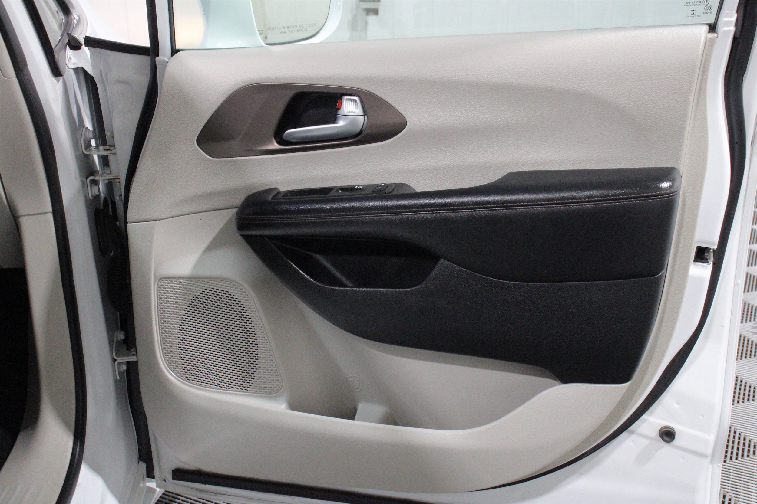 2018 Chrysler Pacifica Touring L - Photo 30