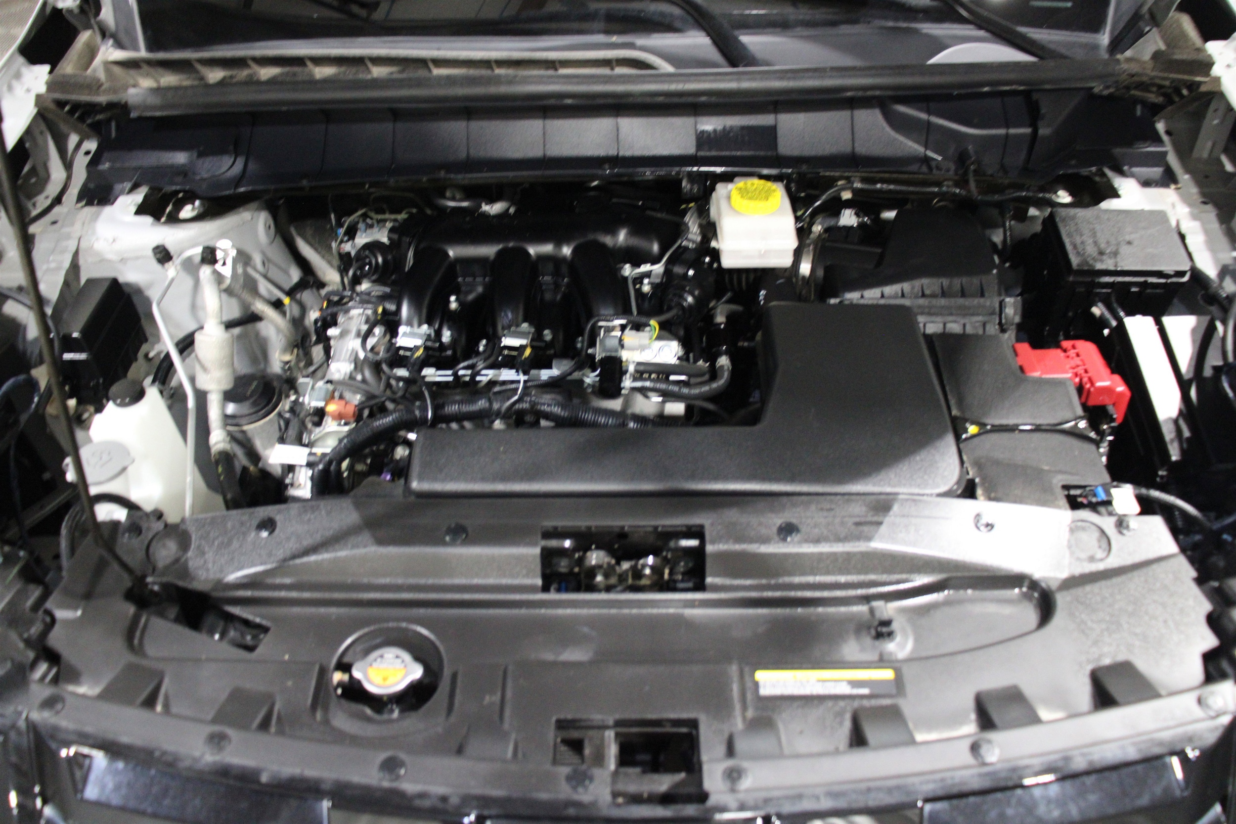 2025 Nissan Pathfinder SV - Photo 40