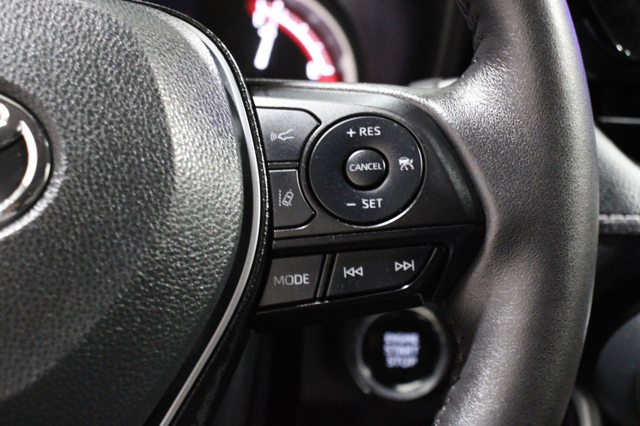 2025 Toyota RAV4 XLE Premium - Photo 10