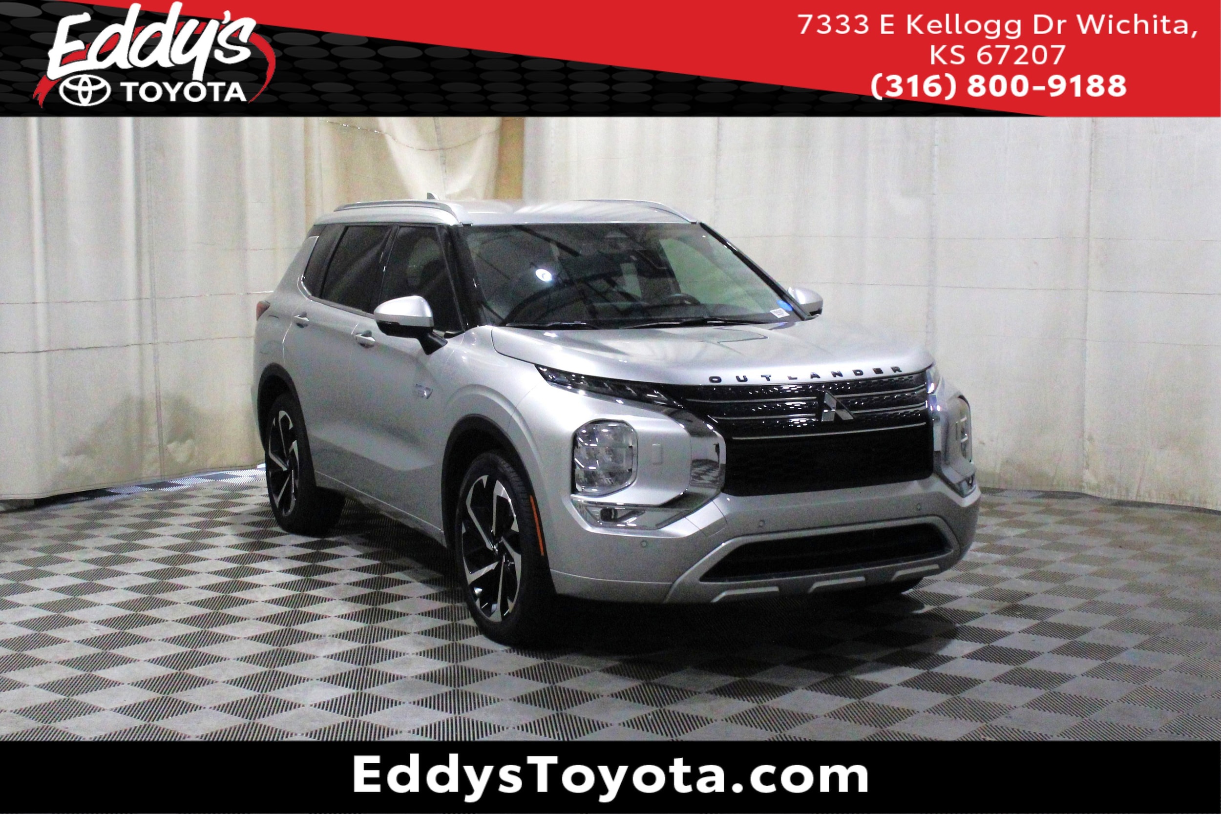 2023 Mitsubishi Outlander Plug-in Hybrid SEL S-AWC's photo