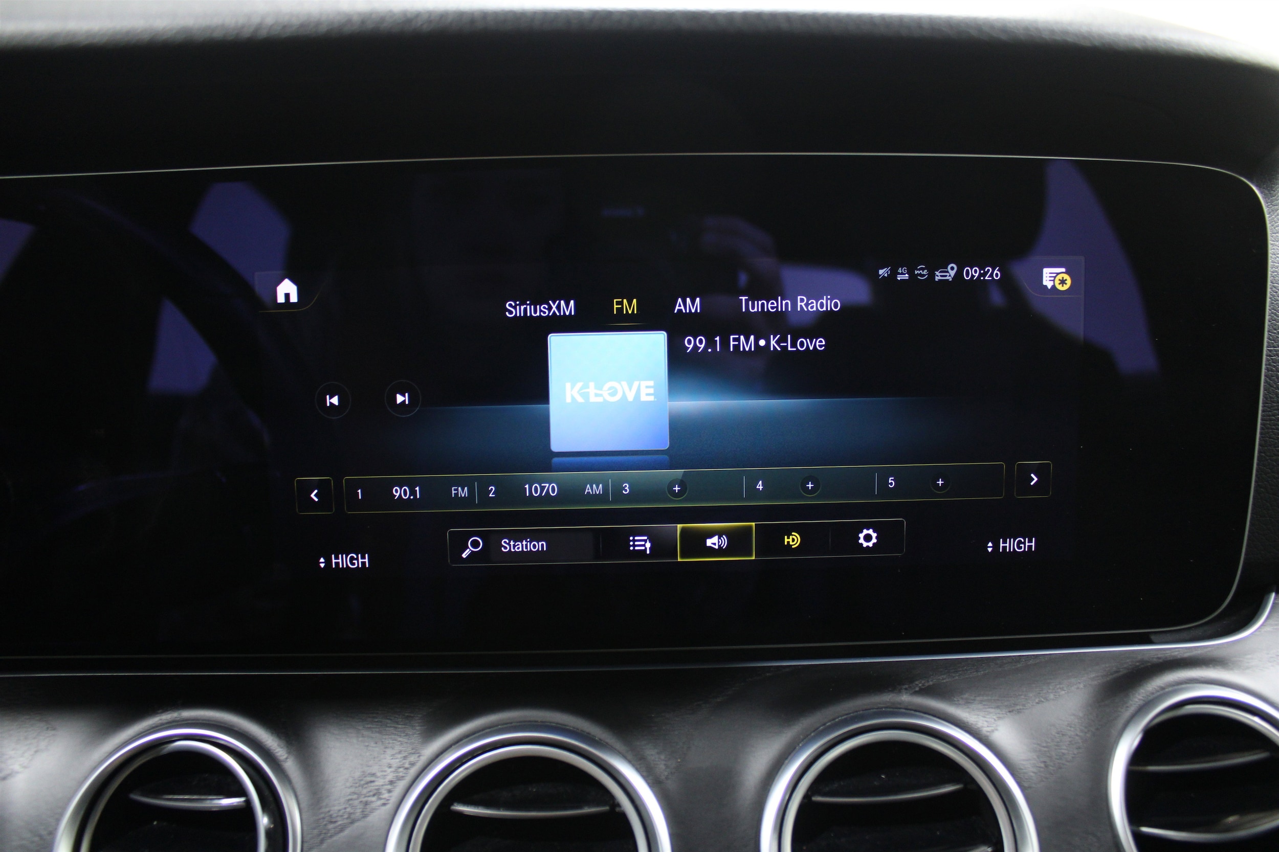 2022 Mercedes-Benz E-Class E350 - Photo 13