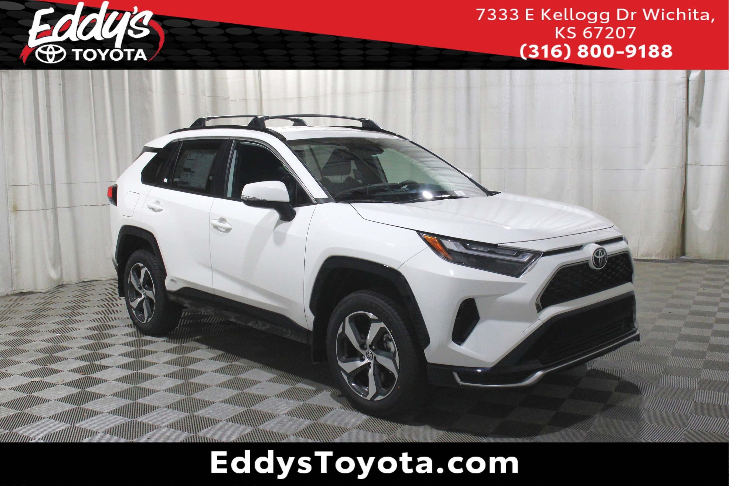 2025 Toyota RAV4 SE's photo