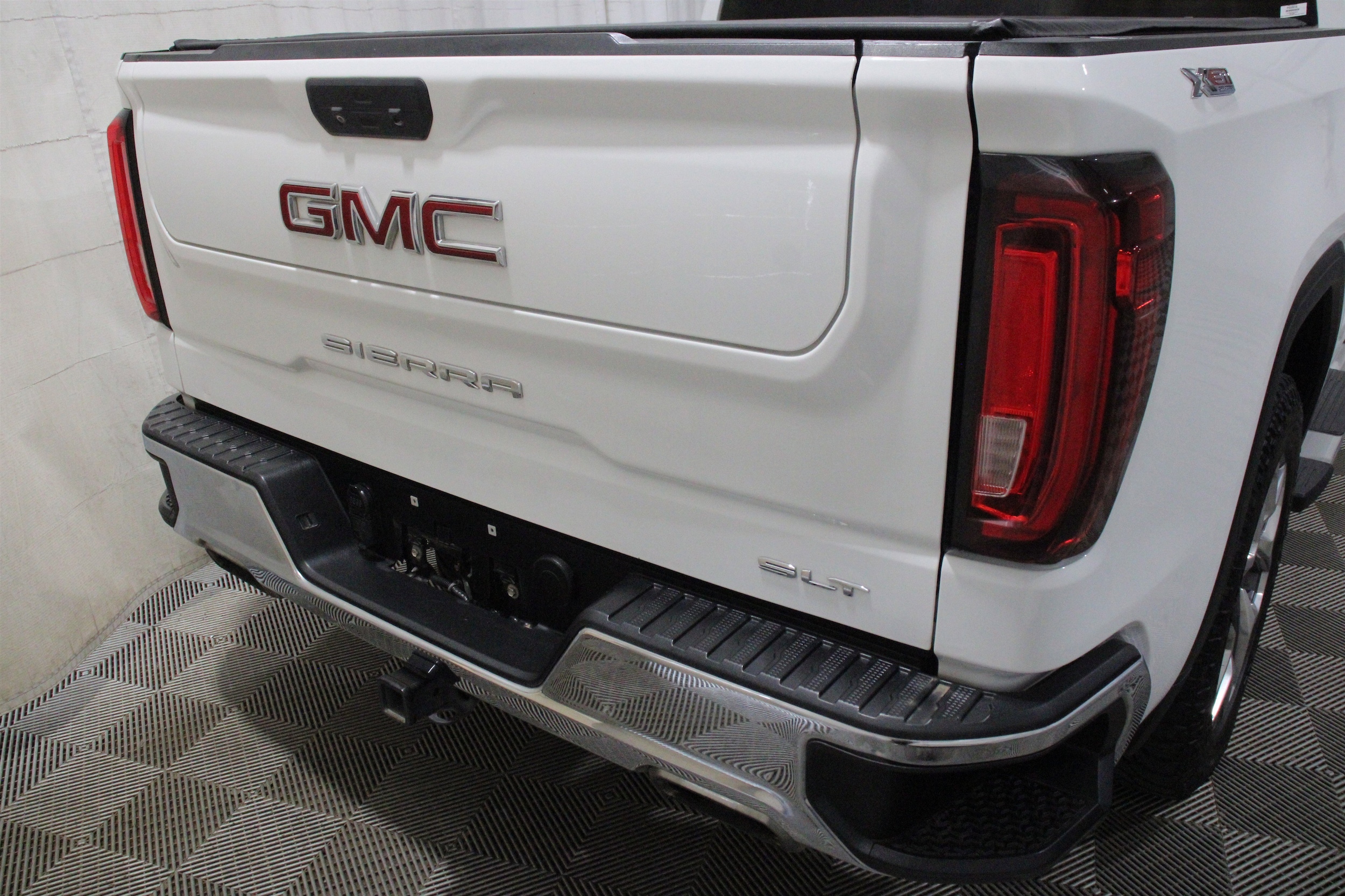 2019 GMC Sierra 1500 SLT - Photo 24