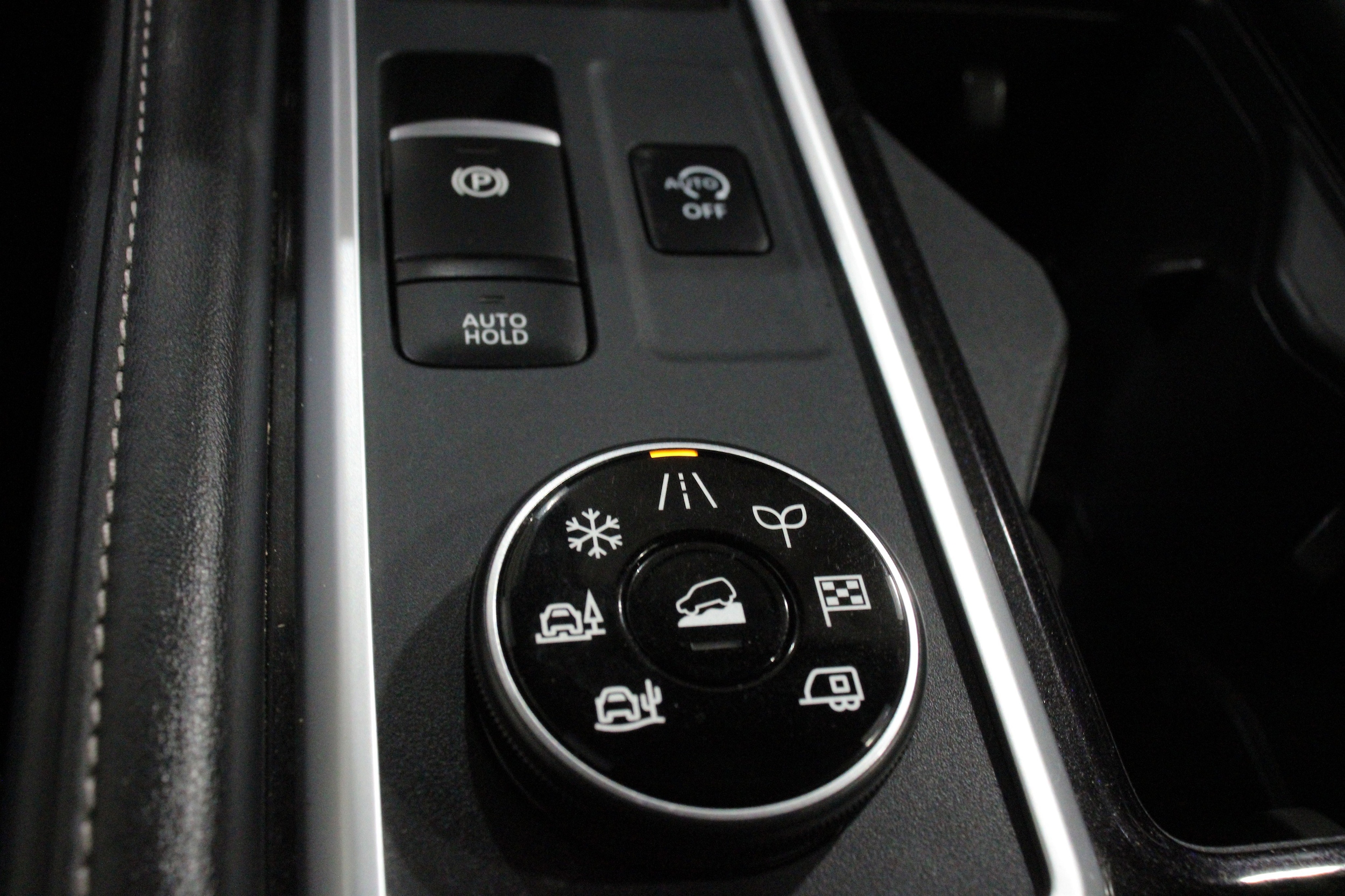 2025 Nissan Pathfinder SV - Photo 20