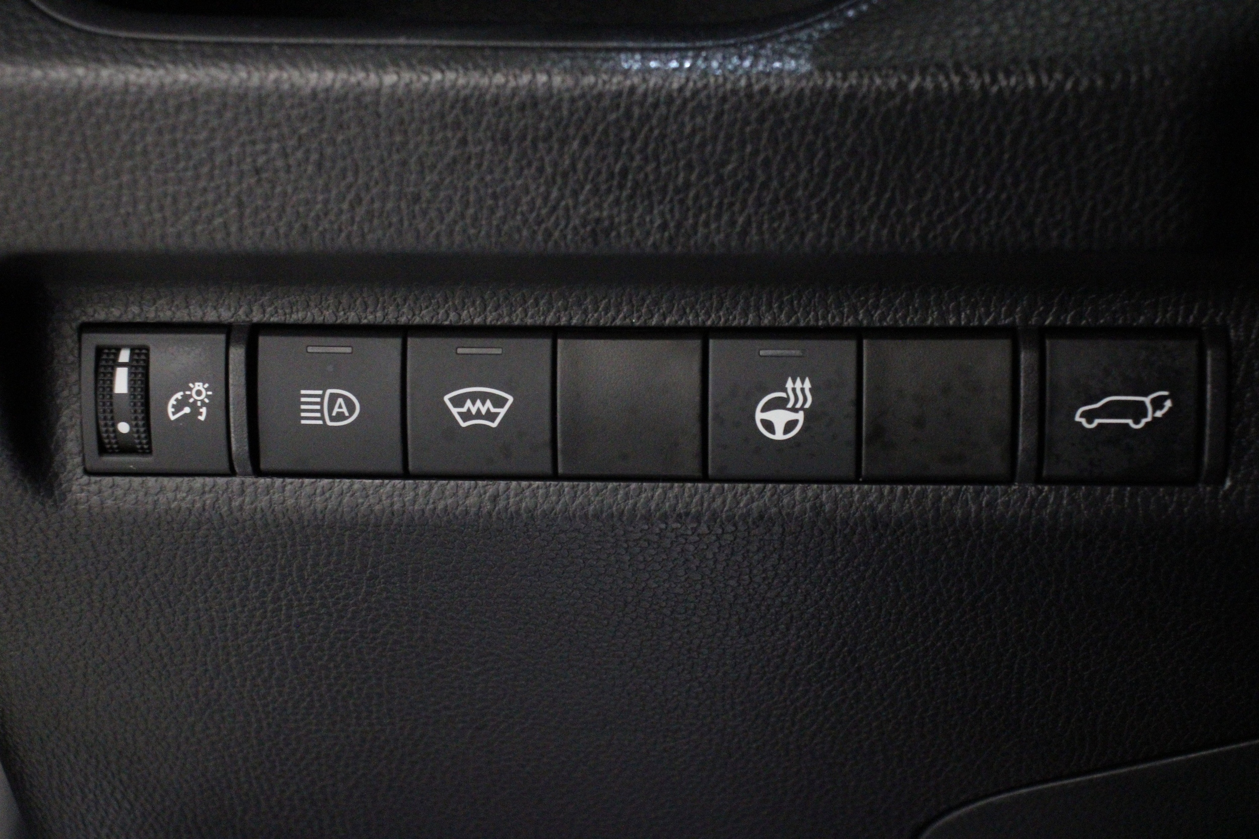 2025 Toyota RAV4 XLE Premium - Photo 11