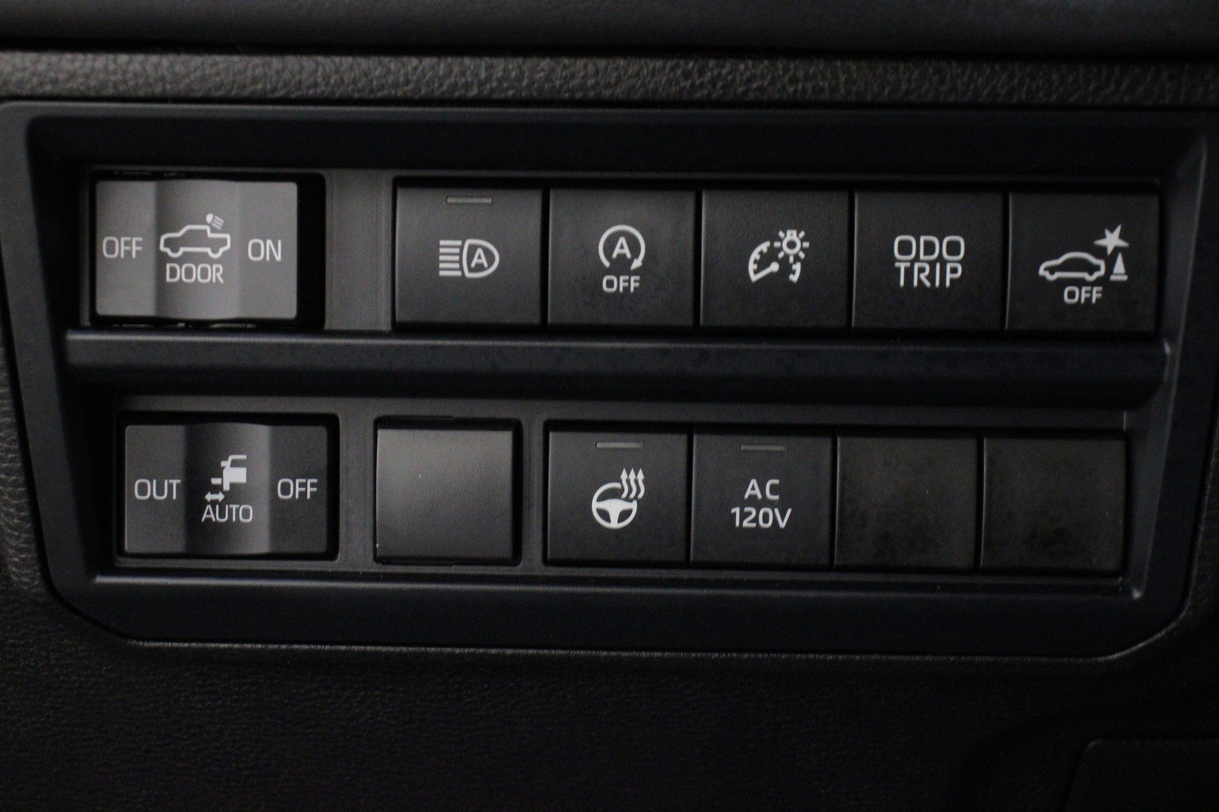 2025 Toyota Tundra Platinum - Photo 11