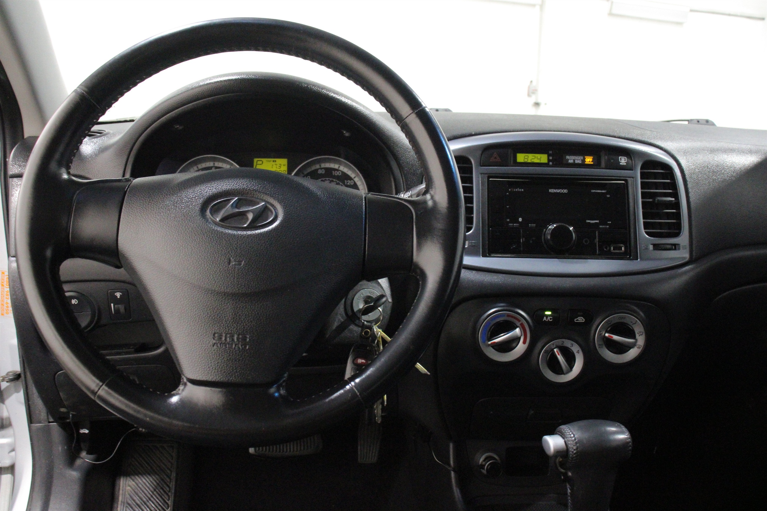 2008 Hyundai Accent SE - Photo 8