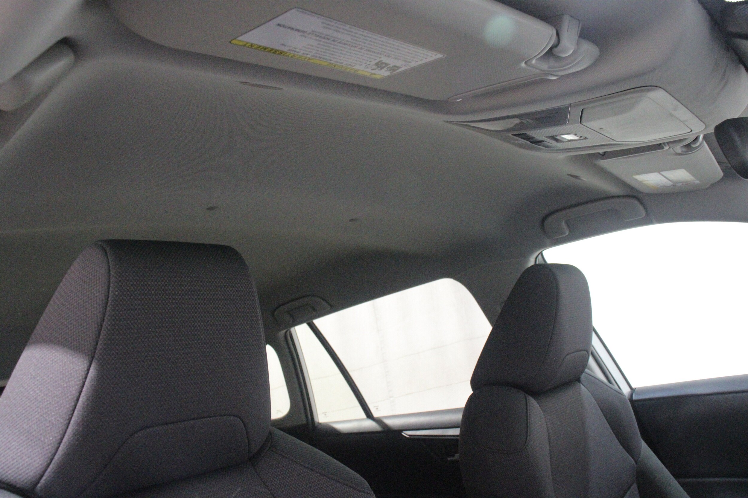 2025 Toyota RAV4 XLE - Photo 28