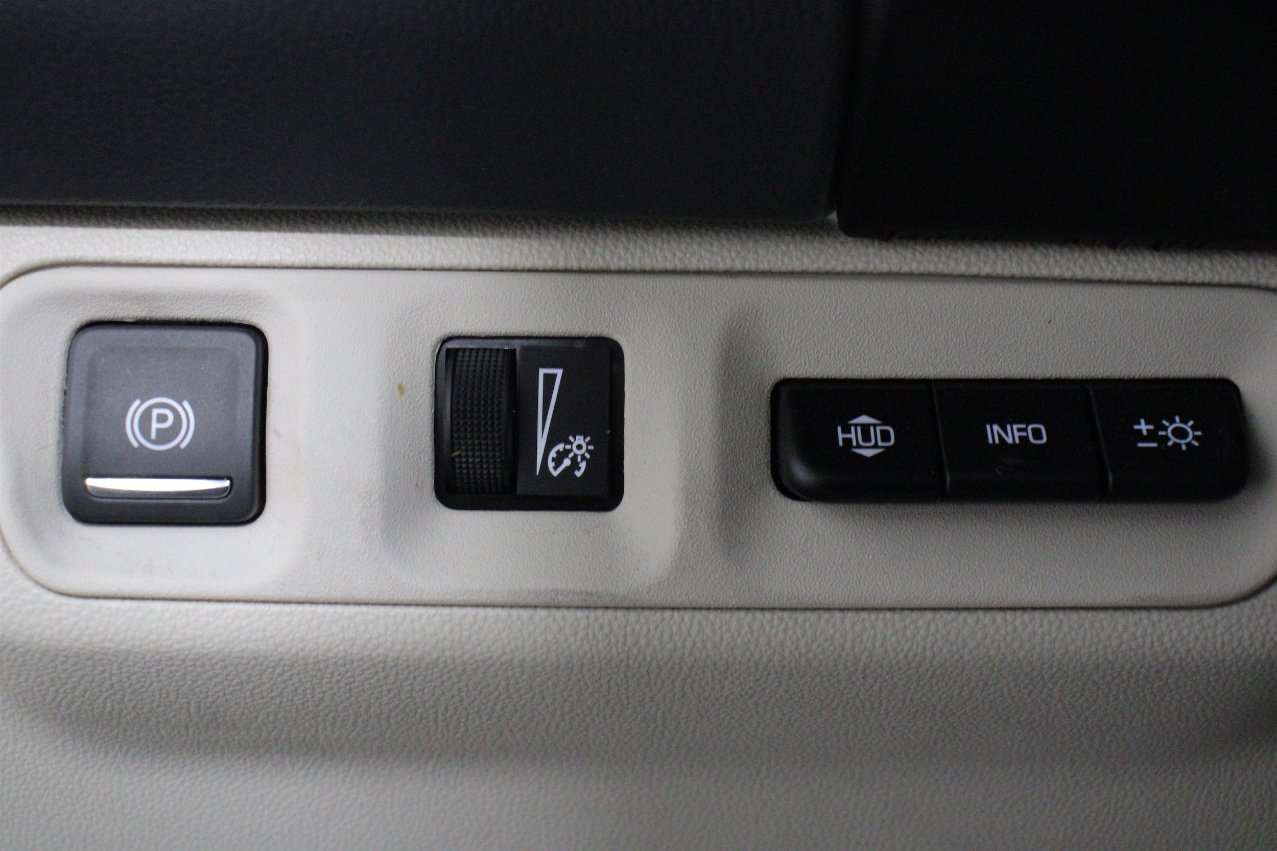 2023 GMC Acadia Denali - Photo 11